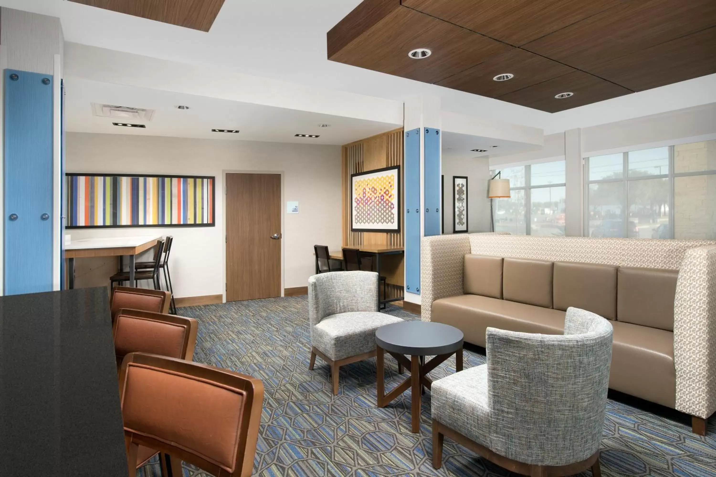 Property building, Seating Area in Holiday Inn Express & Suites San Antonio North-Windcrest, an IHG Hotel