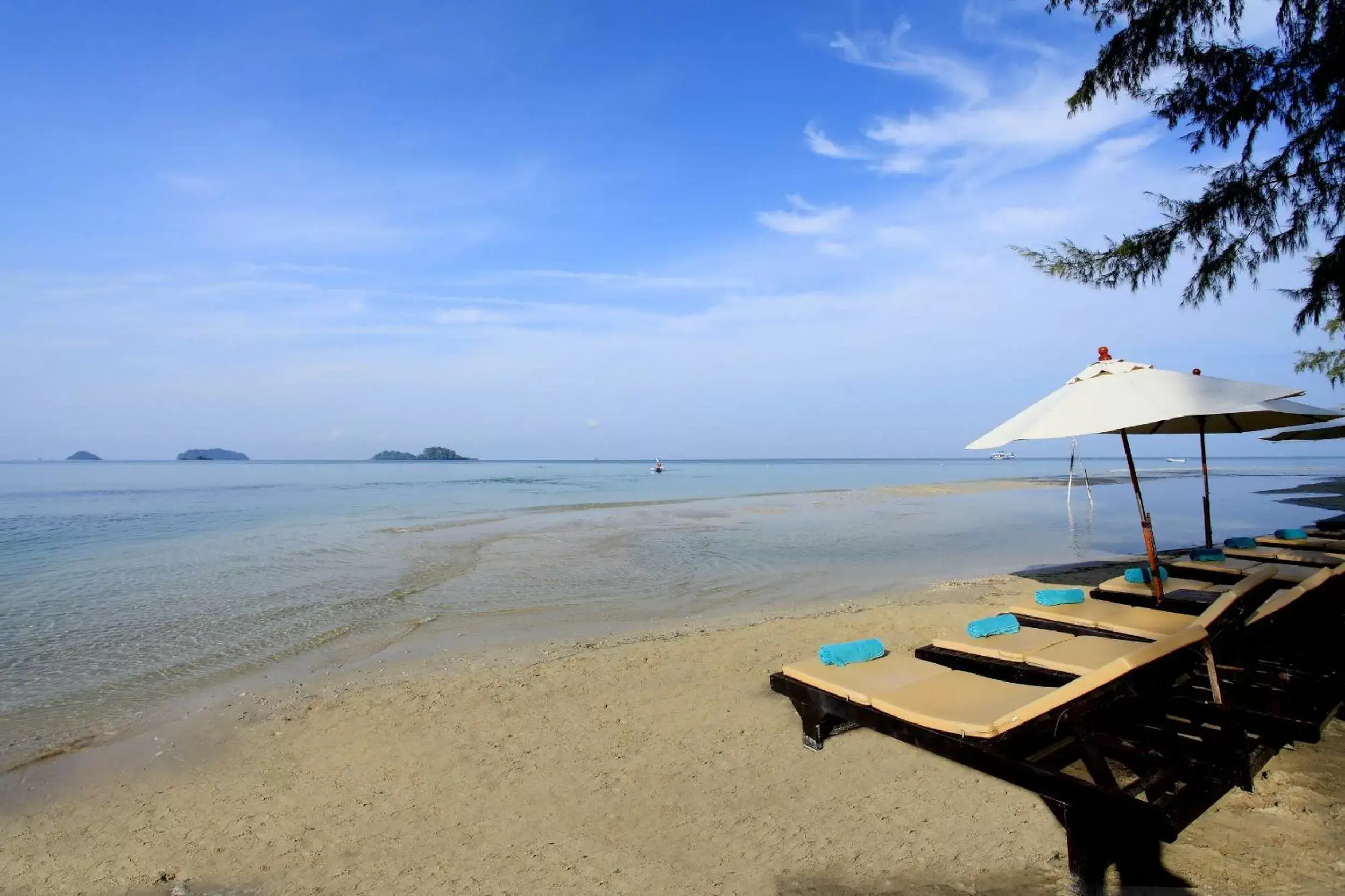 Beach in Centara Koh Chang Tropicana Resort