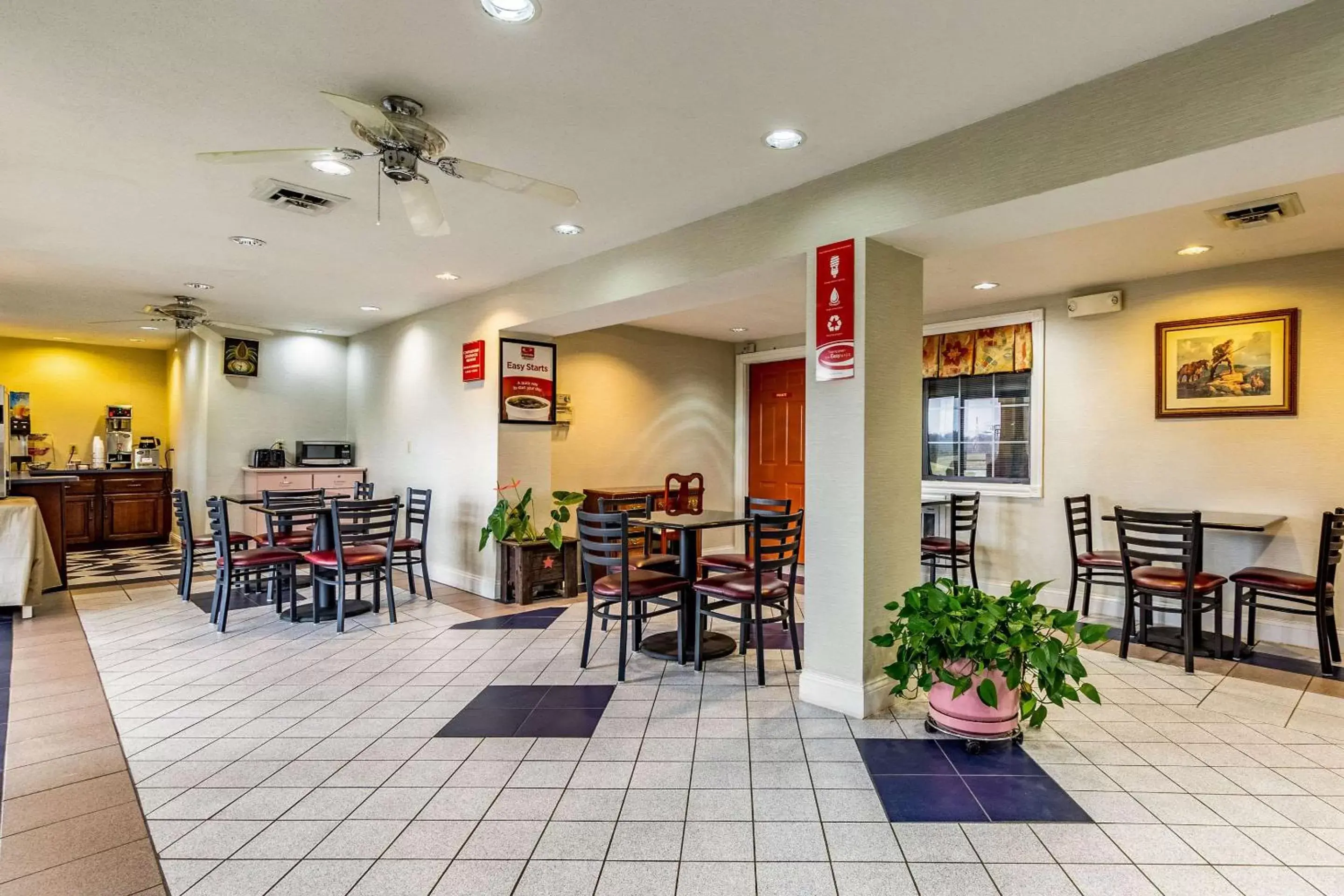 Restaurant/Places to Eat in Econo Lodge Berea