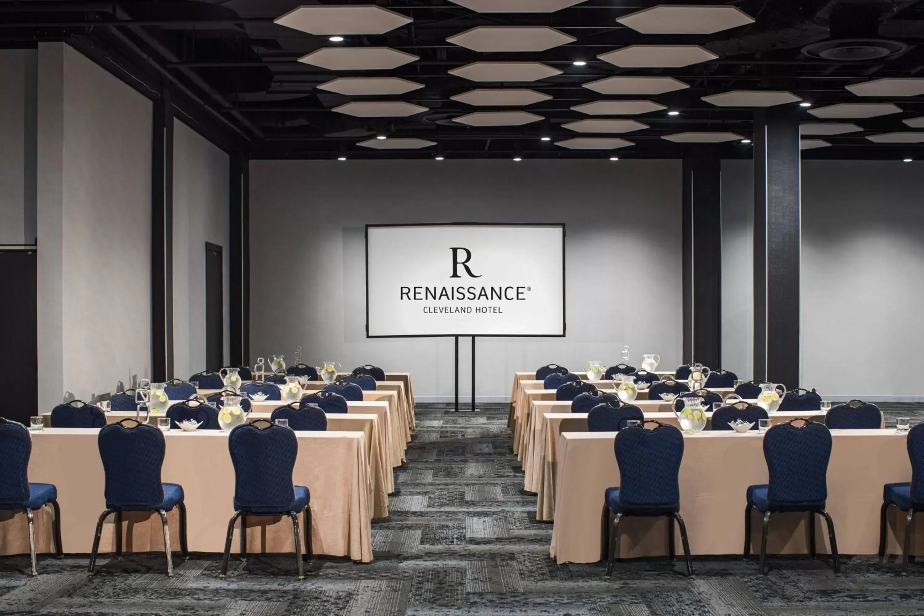 Meeting/conference room in Renaissance Cleveland Hotel