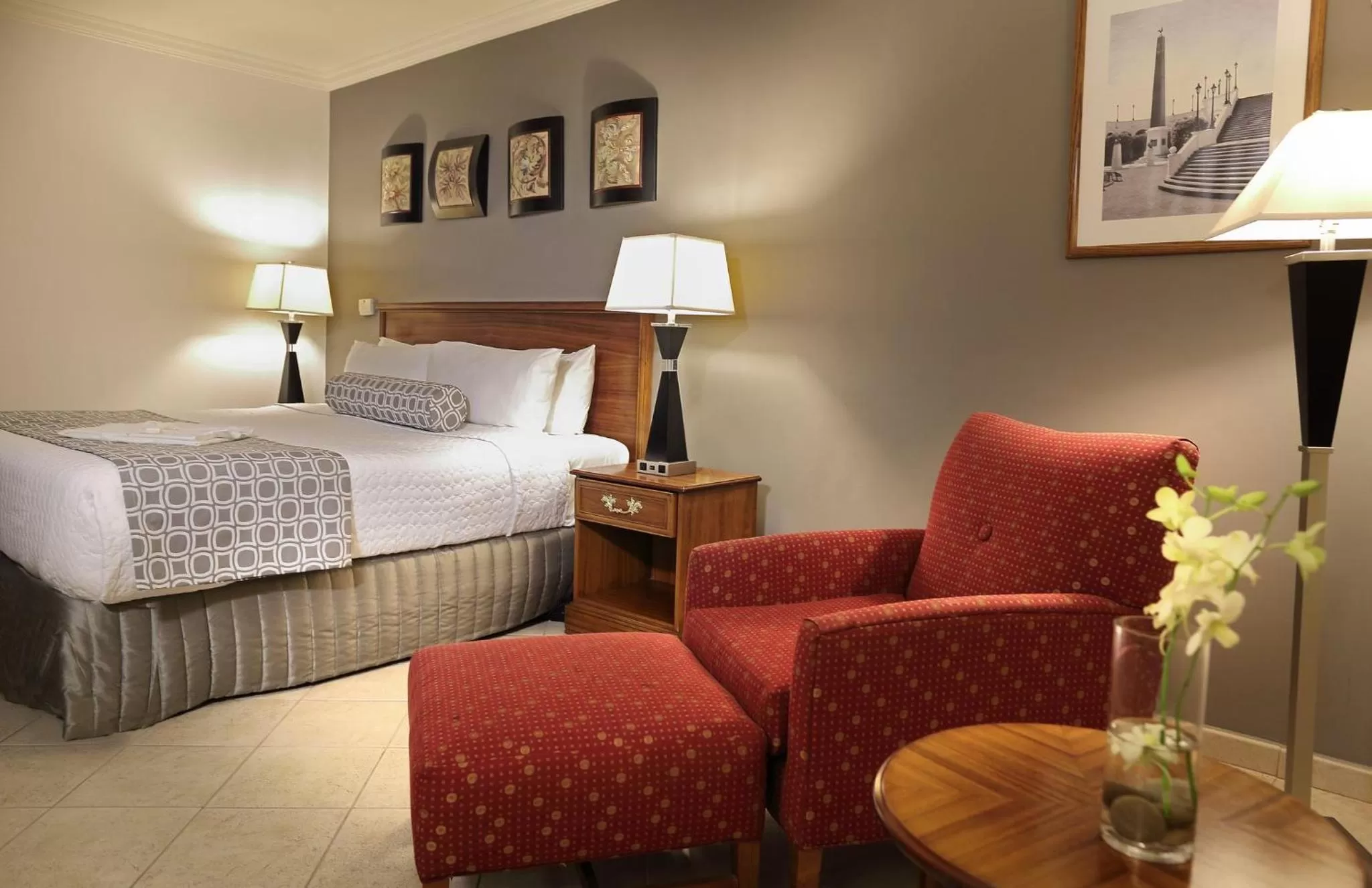 Photo of the whole room, Bed in Crowne Plaza Panama by IHG