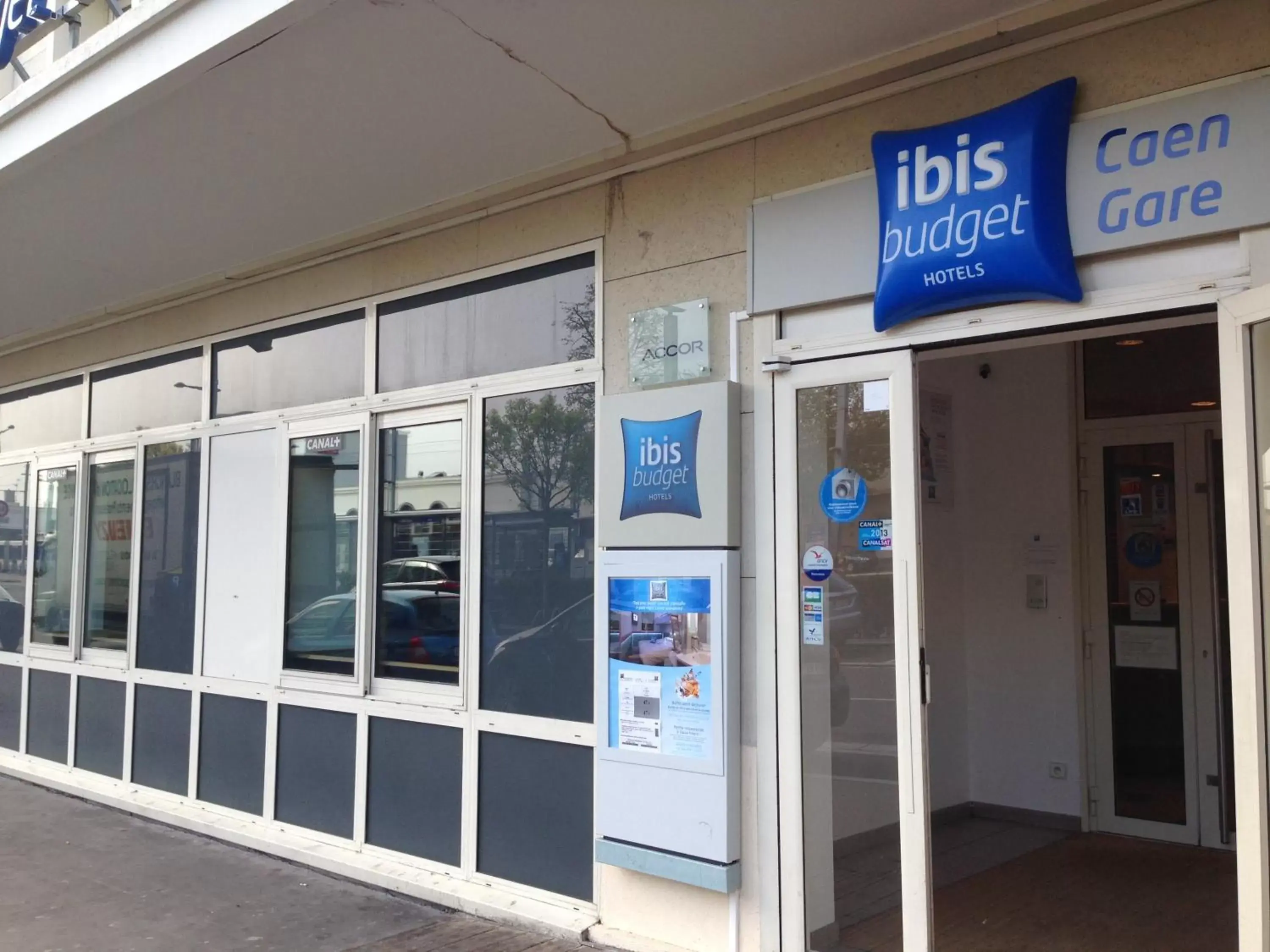 Facade/entrance in ibis Budget Caen Centre Gare