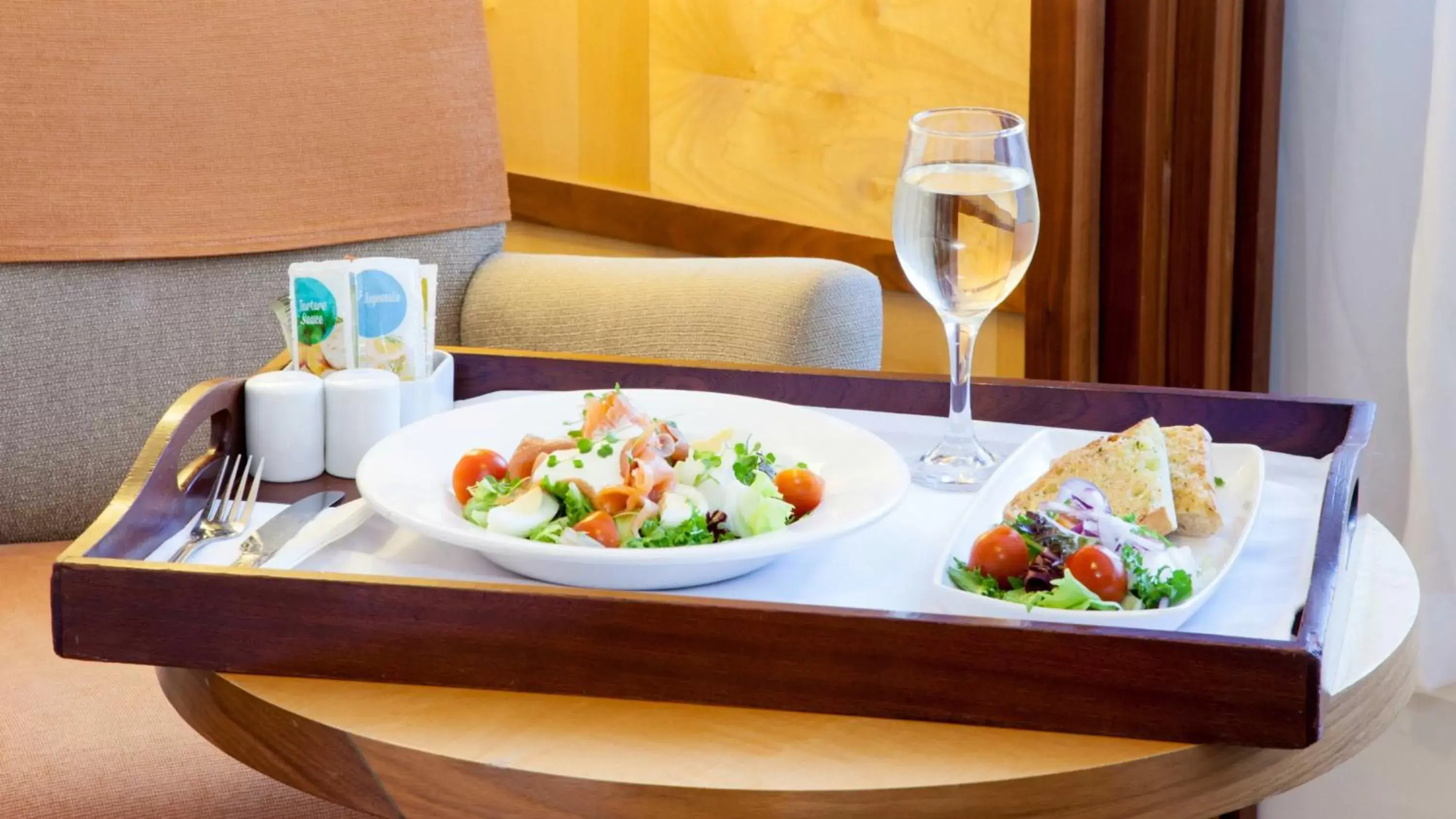 Photo of the whole room in Holiday Inn Swindon by IHG Photo of the whole room in Holiday Inn Swindon by IHG