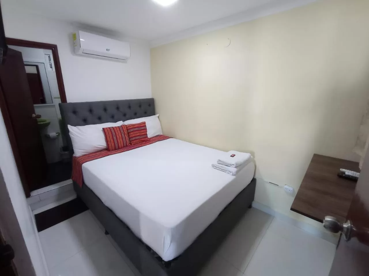 Bed in ANAJIRAWAA HOTEL