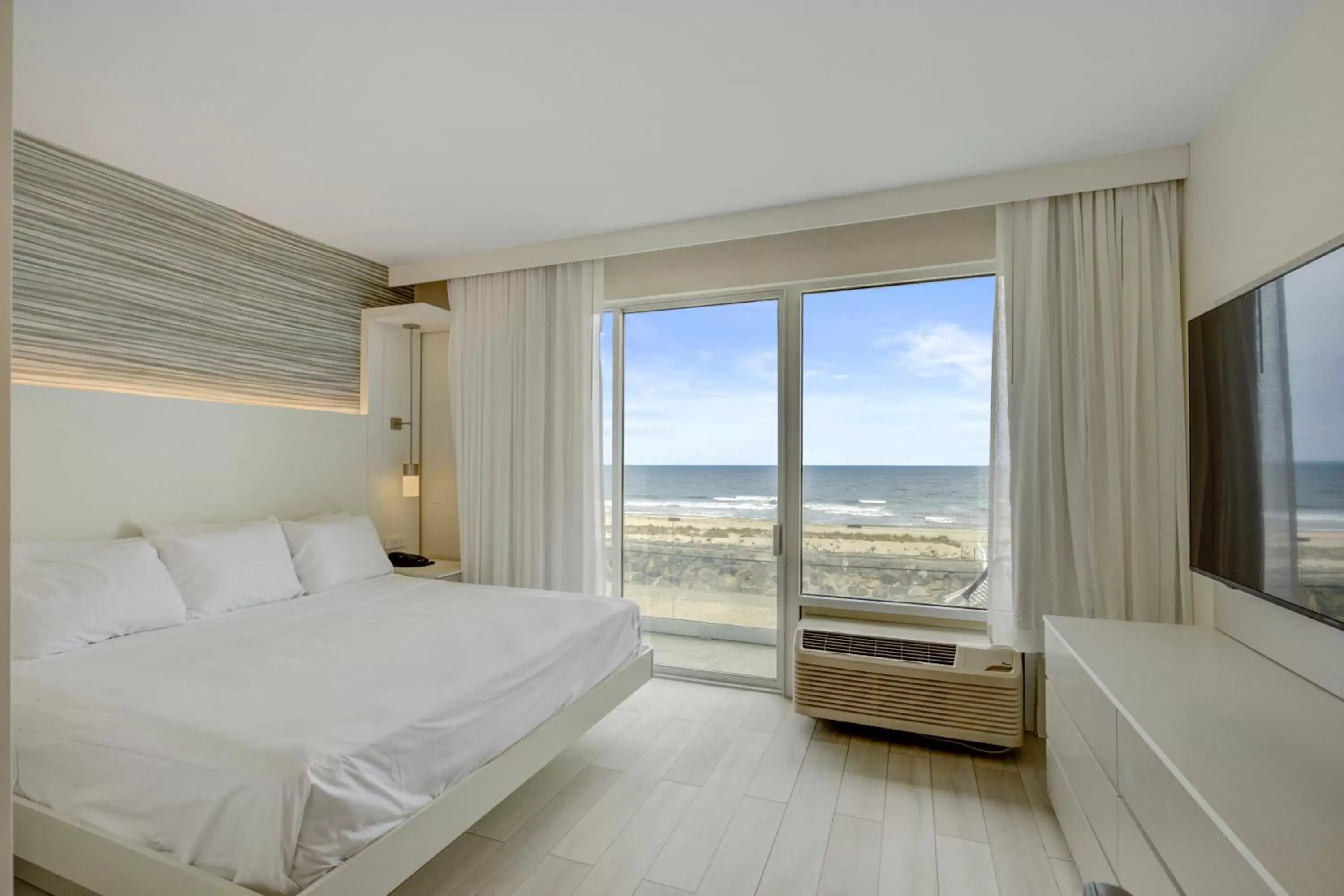 King Room with Balcony in BeachWalk at Sea Bright