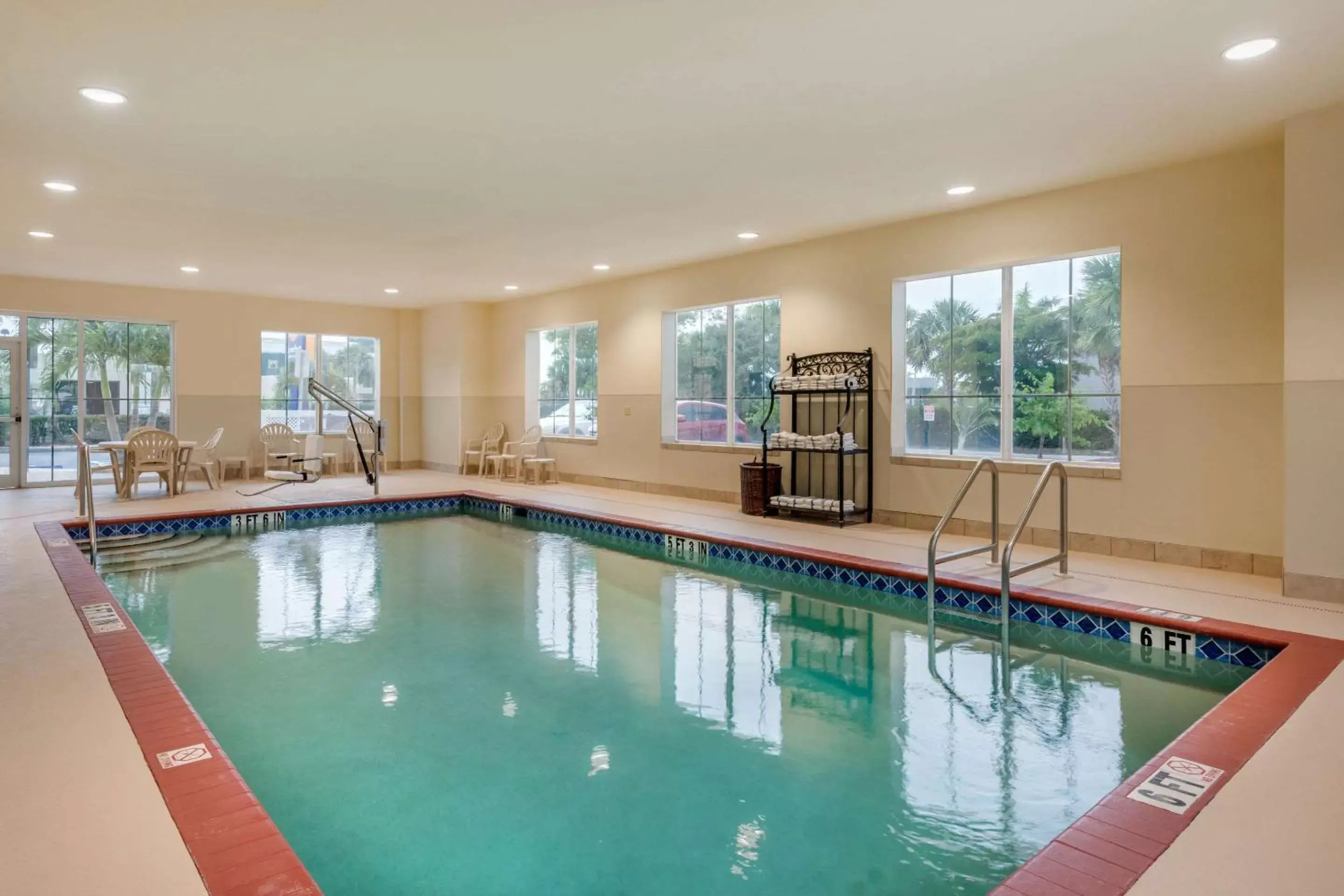 On site, Swimming Pool in Comfort Inn & Suites Fort Myers Airport