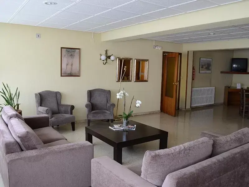 Lobby or reception in Hotel Mi Casa Lobby or reception in Hotel Mi Casa