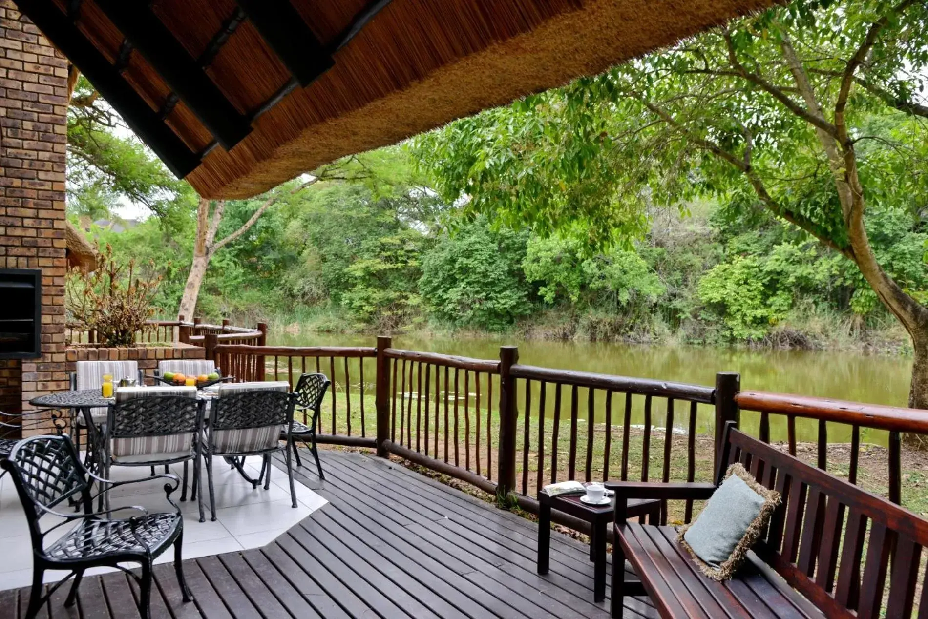 Patio in Cambalala - Luxury Units - in Kruger Park Lodge - Serviced Daily, Free Wi-Fi