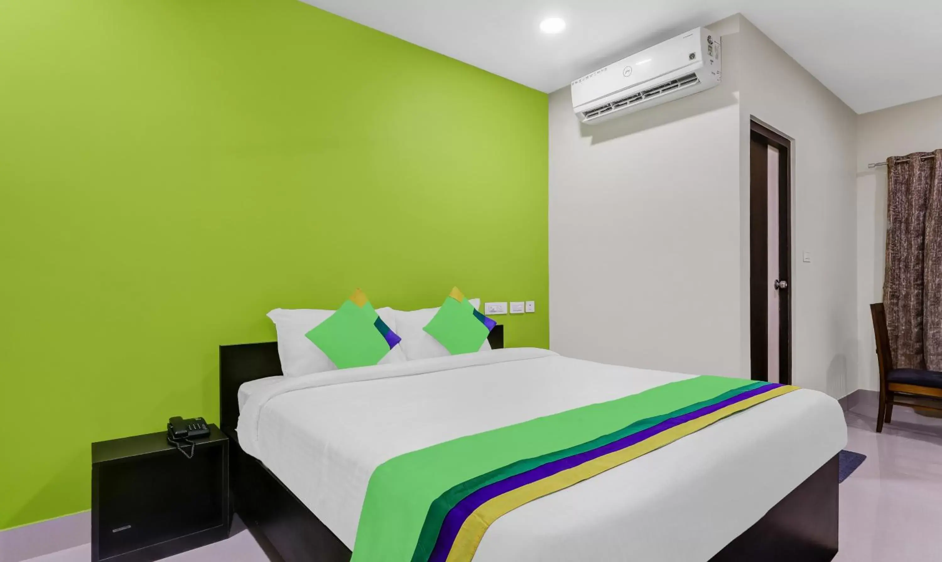 Bedroom, Bed in Treebo Hotel Mobi VIP Airport Bedroom, Bed in Treebo Hotel Mobi VIP Airport