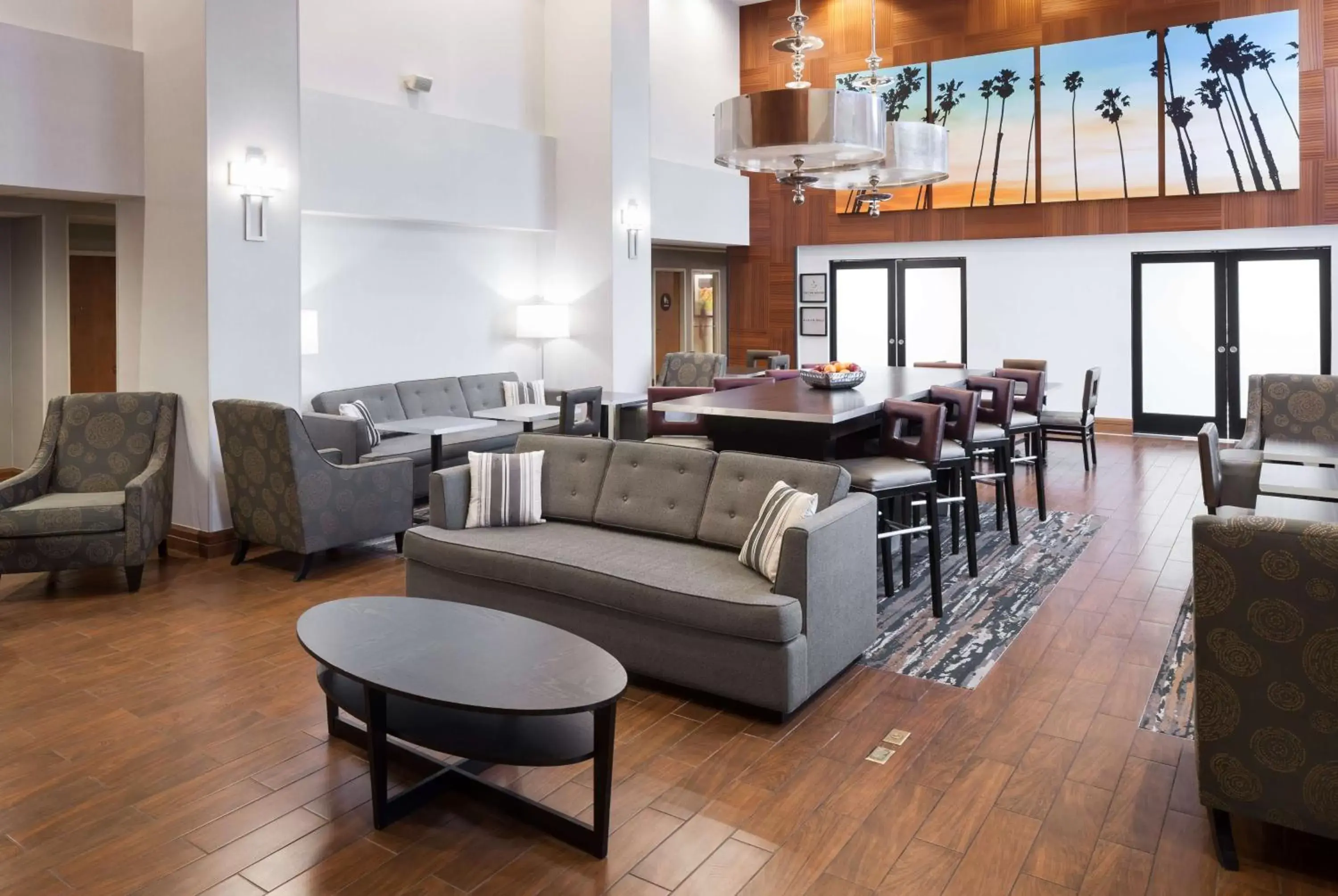 Dining area, Lounge/Bar in Hampton Inn Los Angeles Orange County Cypress