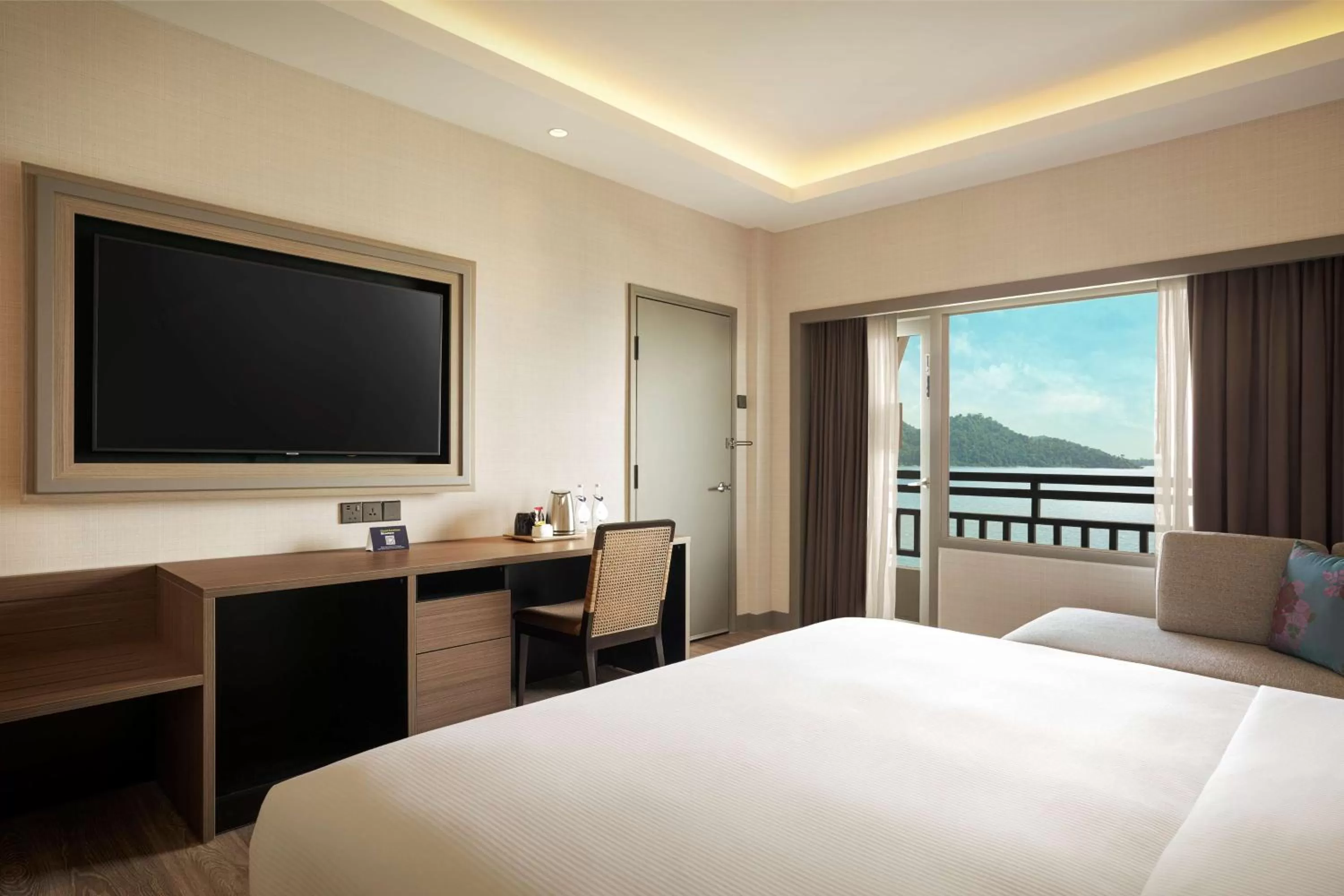 Bed in DoubleTree by Hilton Damai Laut