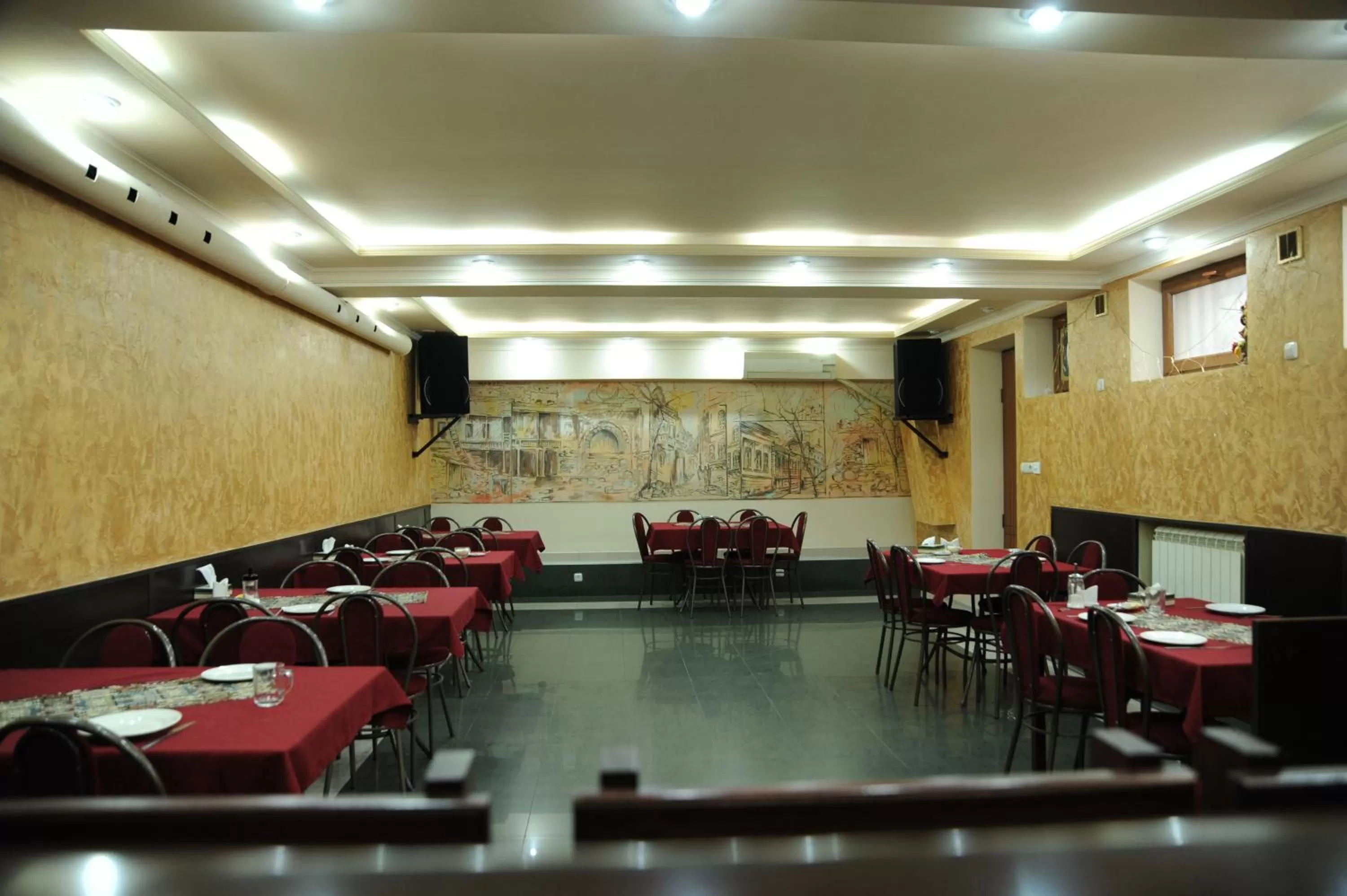 Restaurant/places to eat in Villa 29