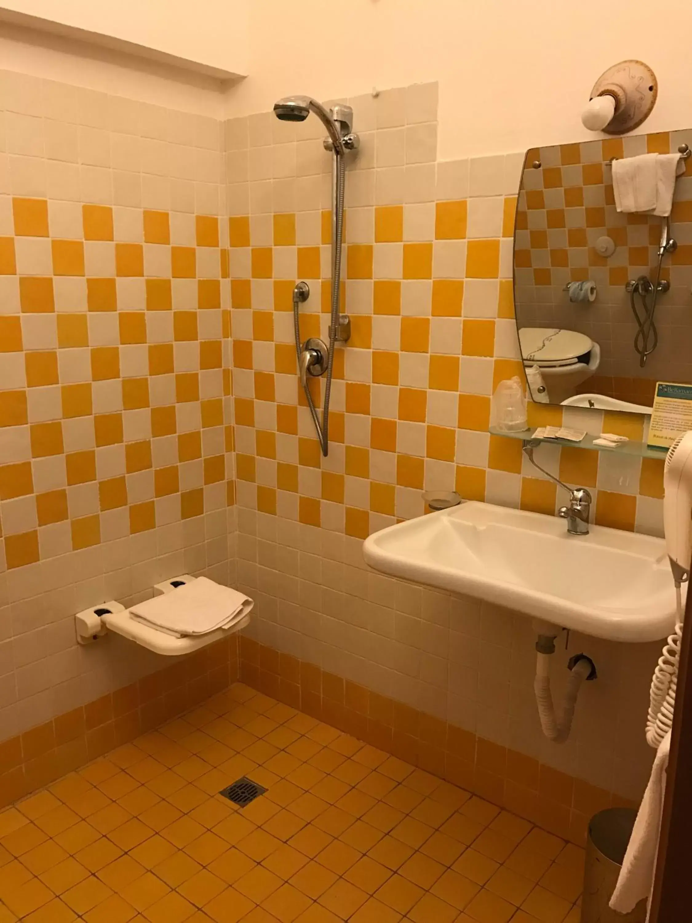 Bathroom in Bellamarina
