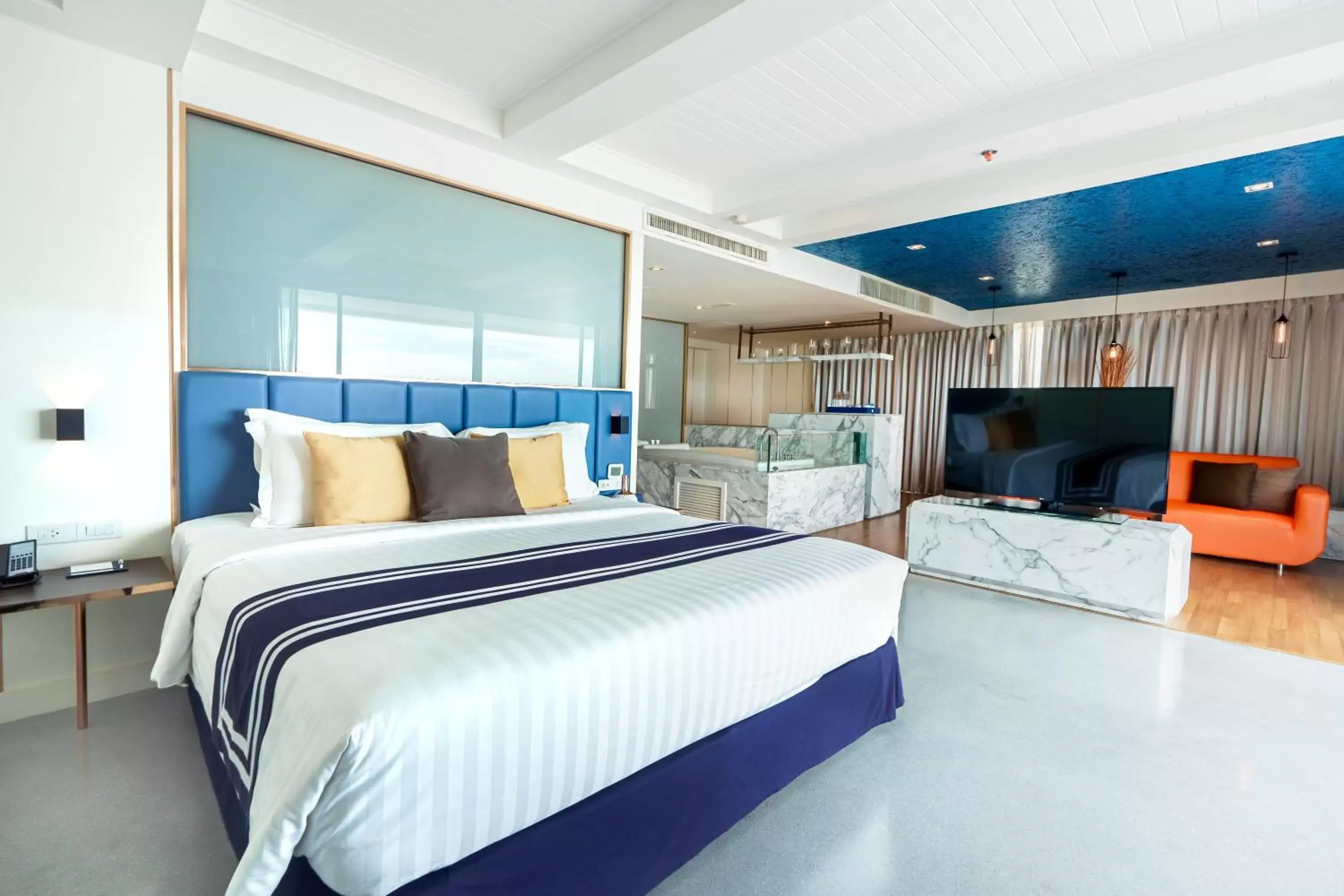 Bed in A-One The Royal Cruise Hotel Pattaya - SHA Extra Plus