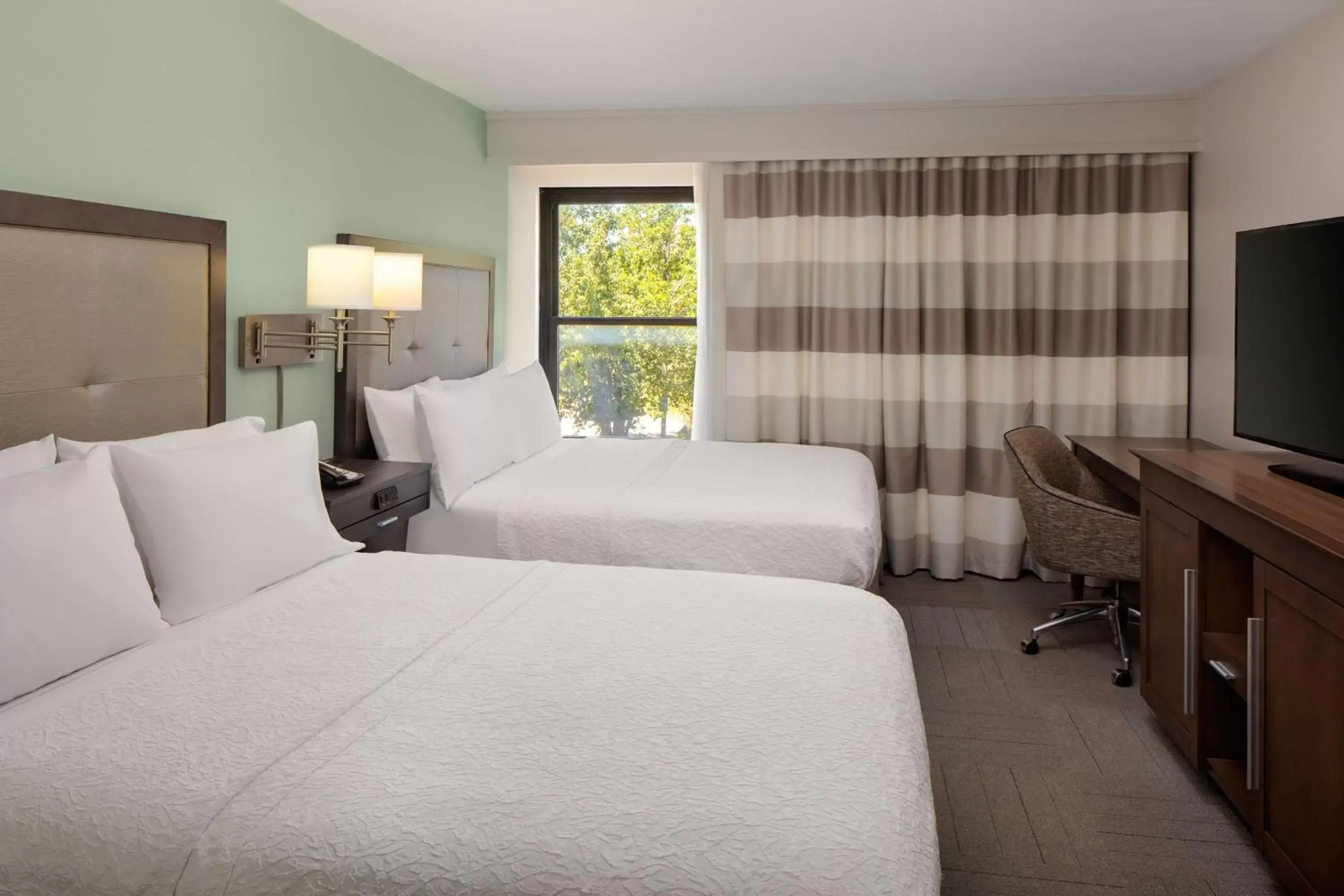 Bedroom, Bed in Hampton Inn & Suites Nashville-Airport