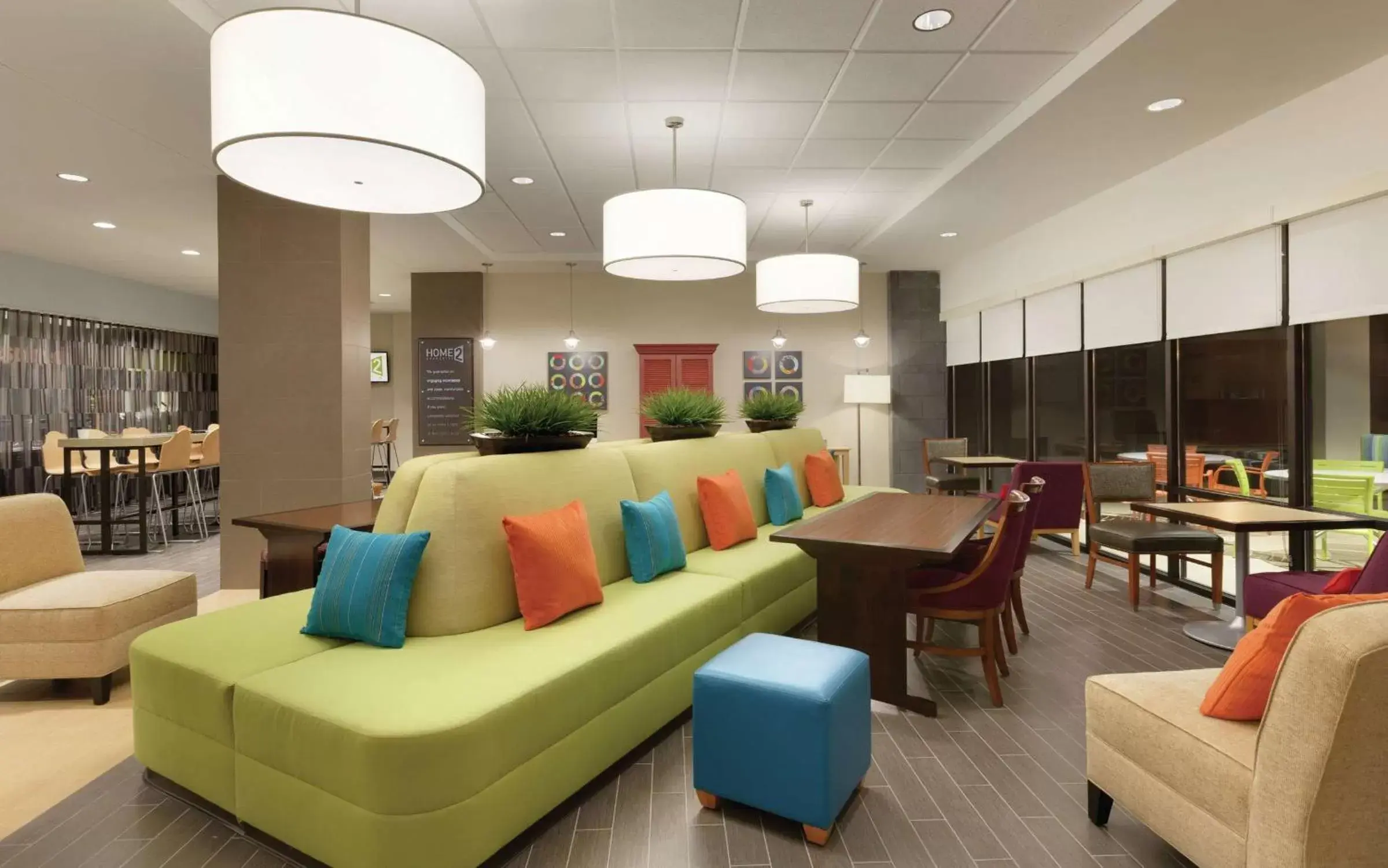 Lobby or reception, Lounge/Bar in Home2 Suites By Hilton La Crosse