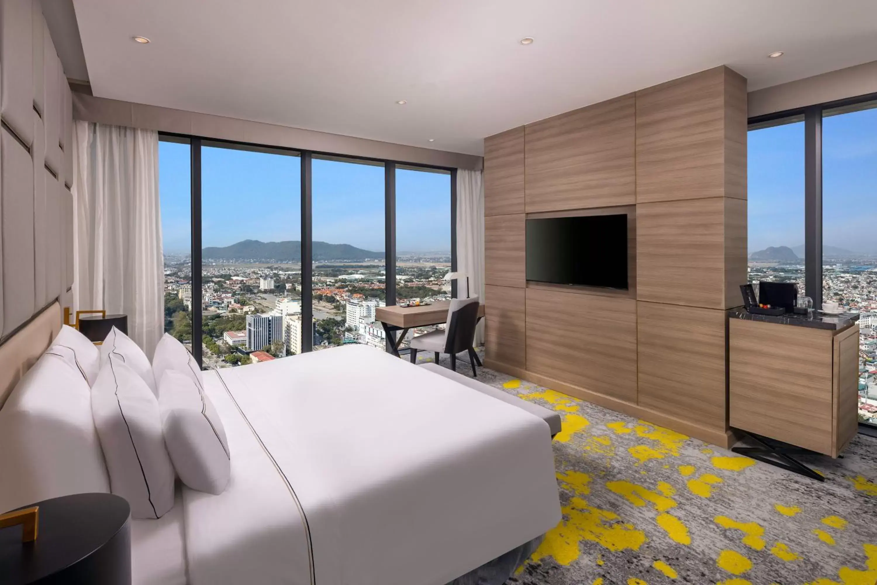 Bed in Melia Vinpearl Thanh Hoa