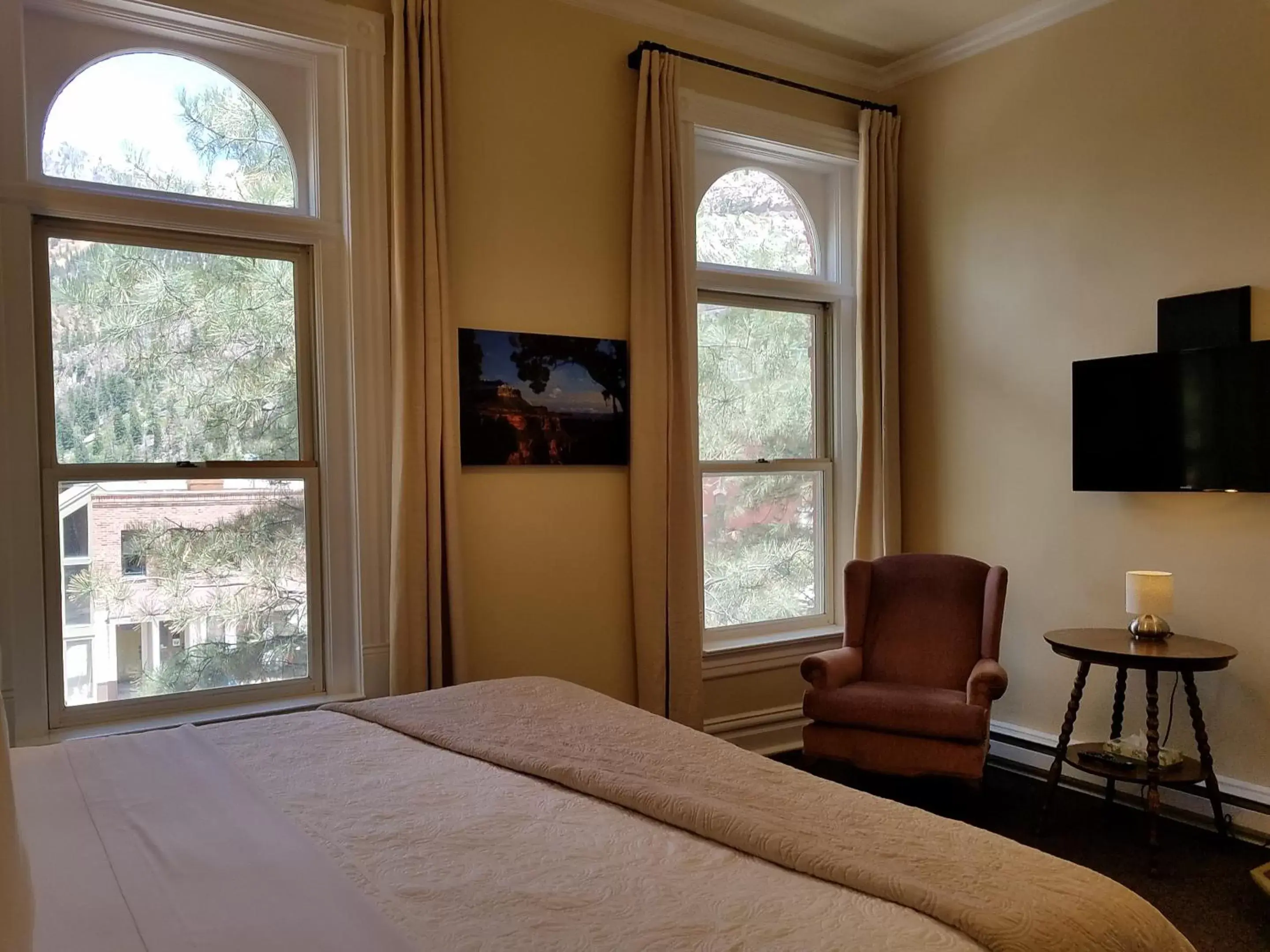 Bedroom, View in Hotel Ouray - for 12 years old and over