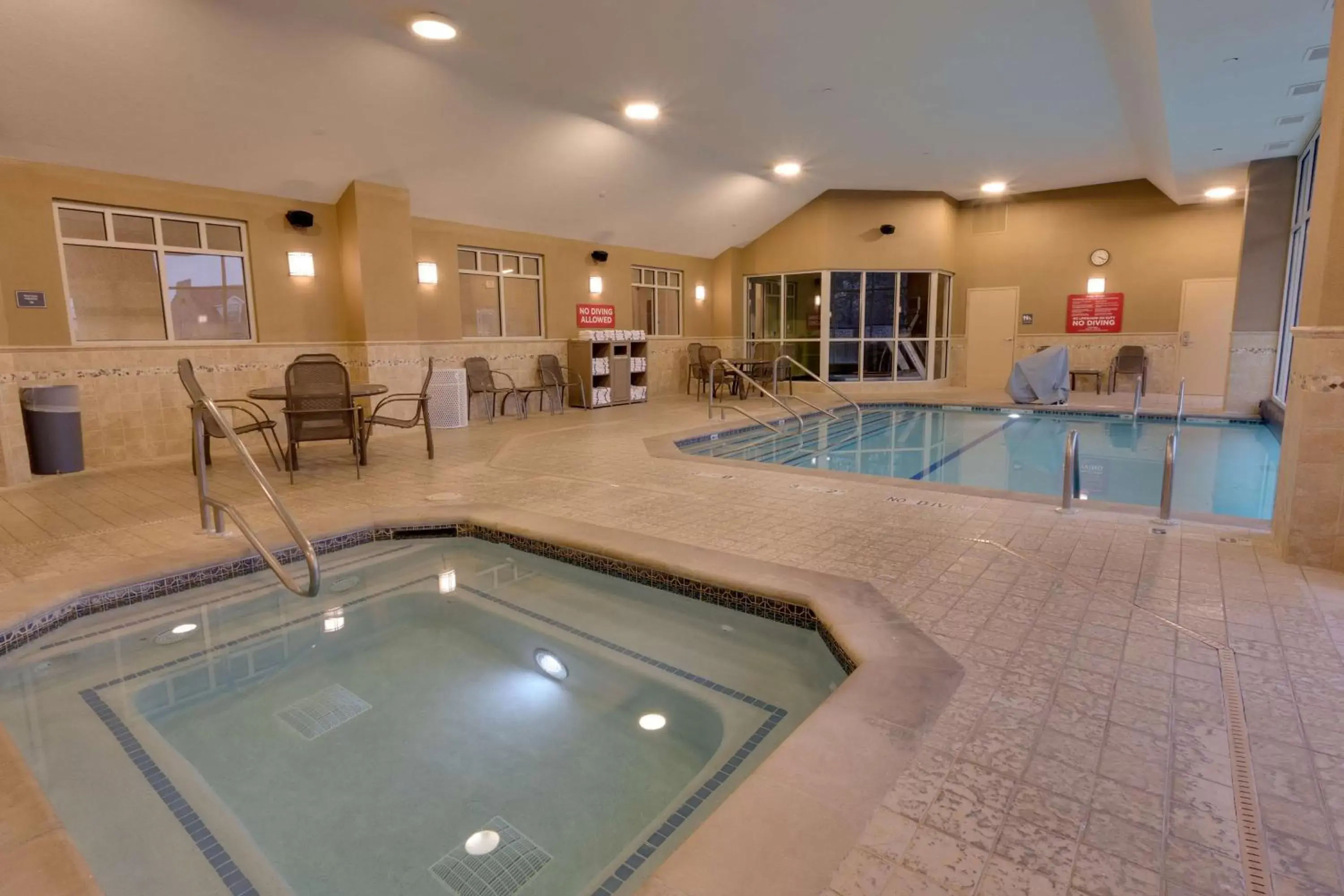 Activities, Swimming Pool in Drury Inn & Suites Baton Rouge
