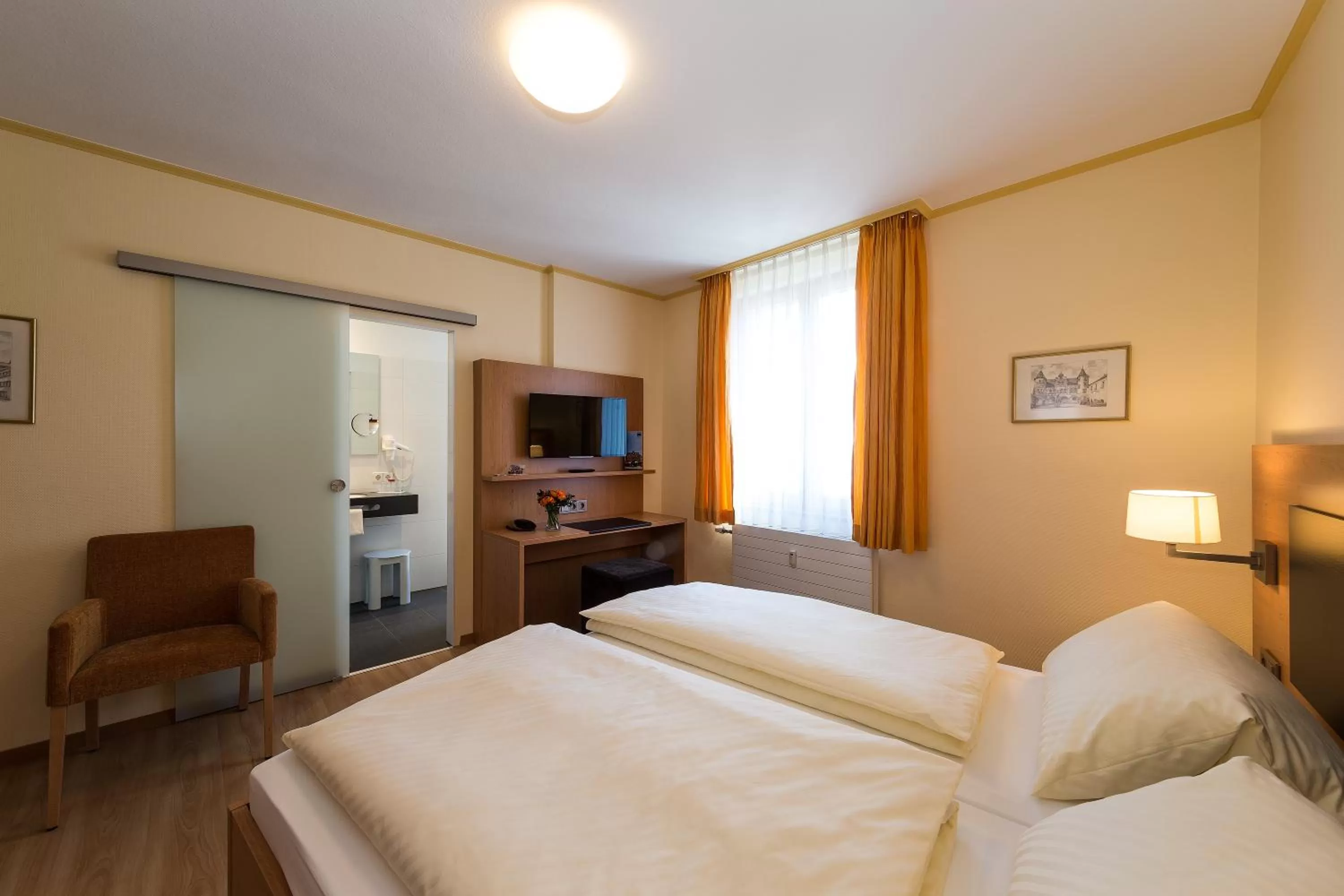 Bed in Hotel Hirschen