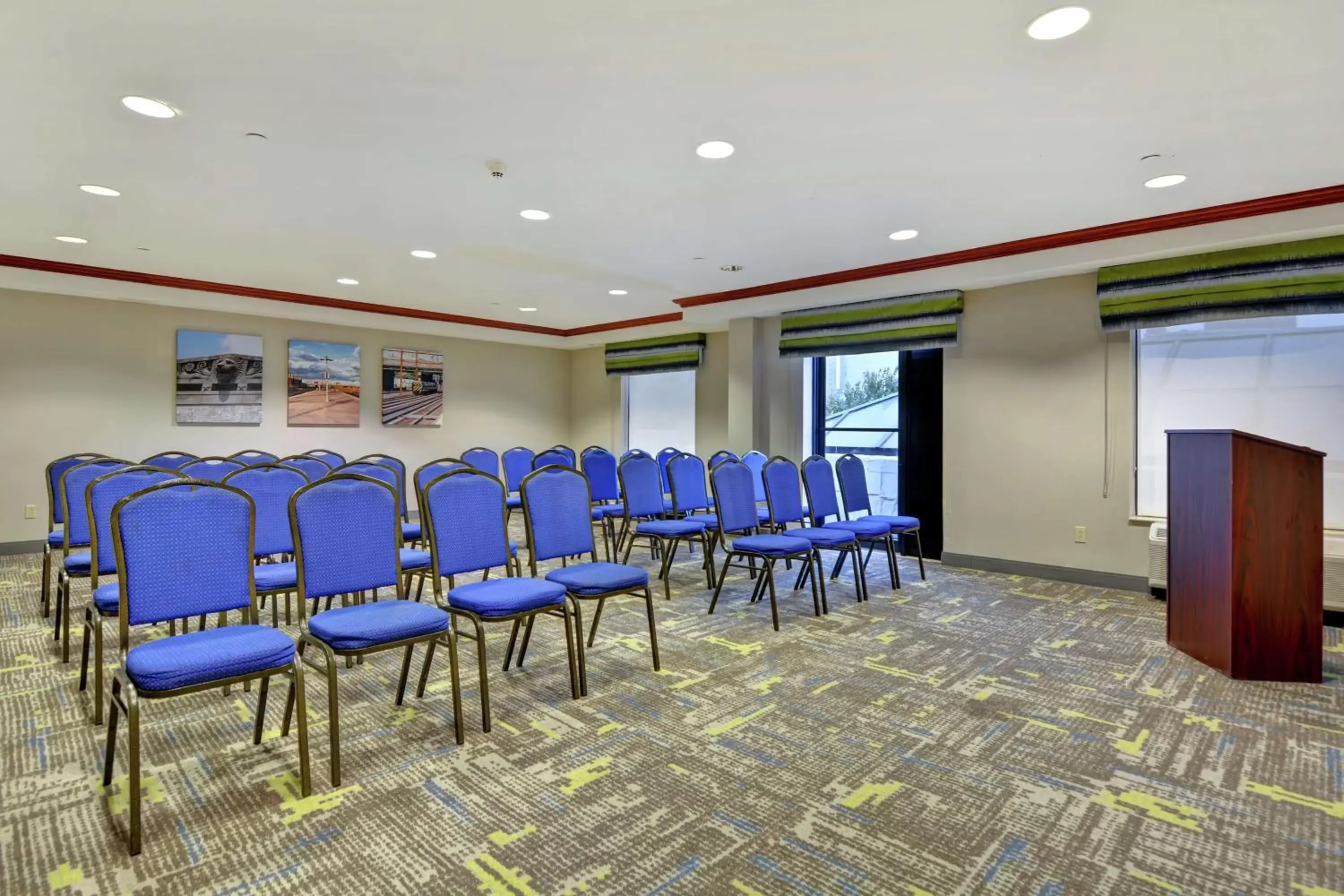 Meeting/conference room in Hampton Inn & Suites Newark-Harrison-Riverwalk