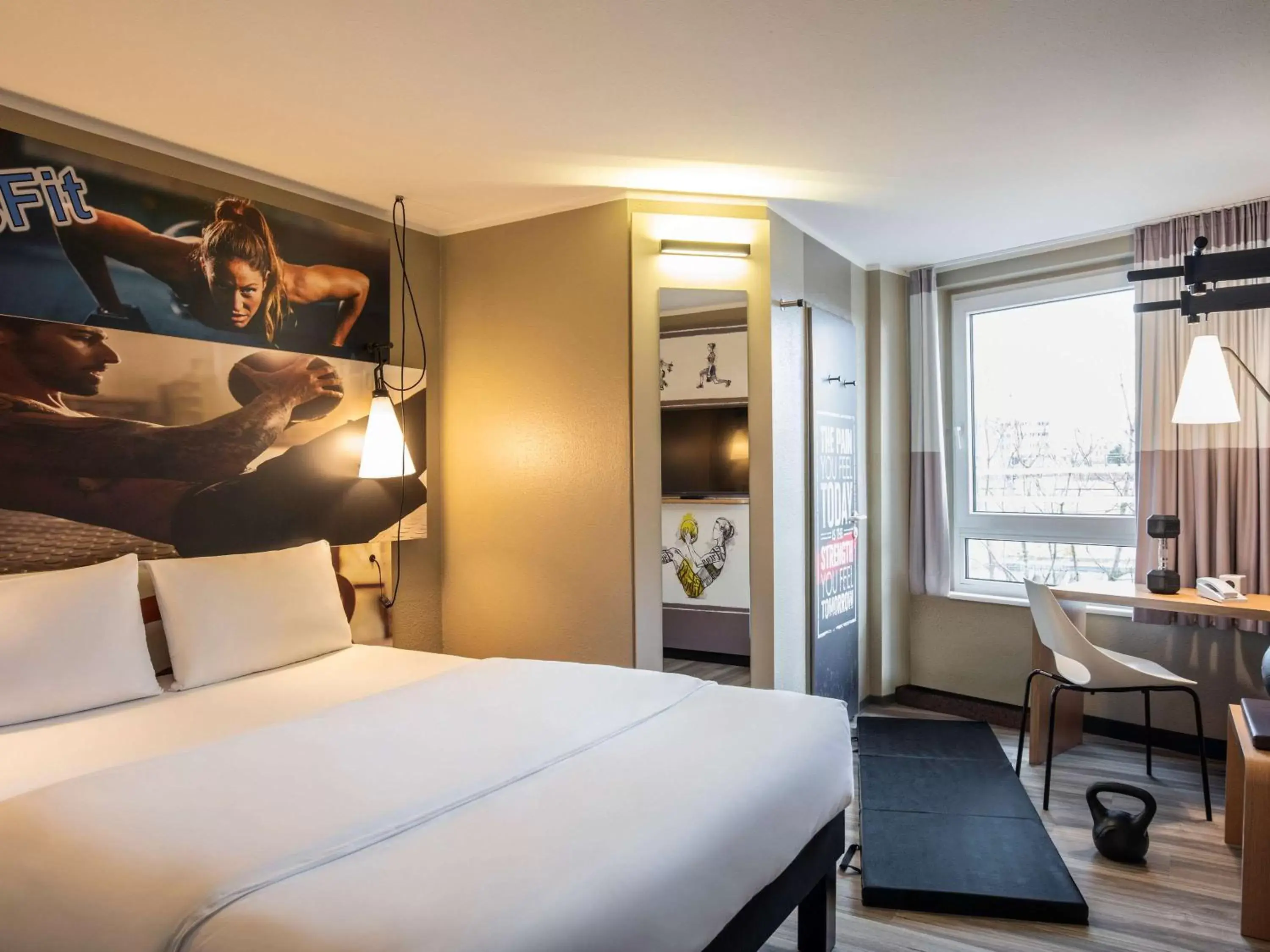 Photo of the whole room, Bed in ibis Heidelberg Hauptbahnhof Photo of the whole room, Bed in ibis Heidelberg Hauptbahnhof