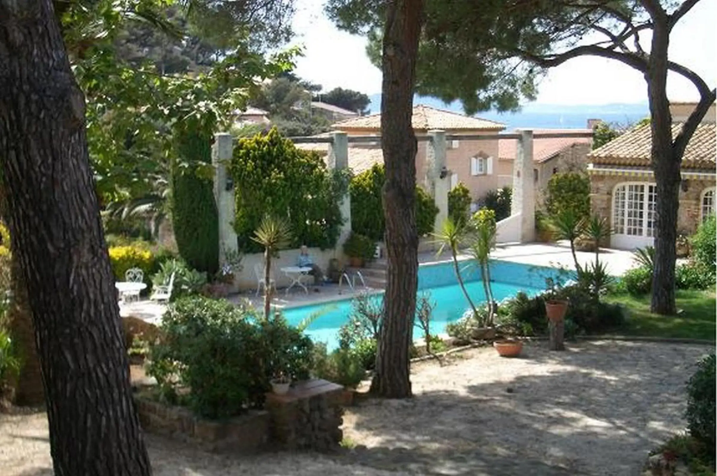 Balcony/Terrace, Swimming Pool in L' Escapade Hôtel & Restaurant