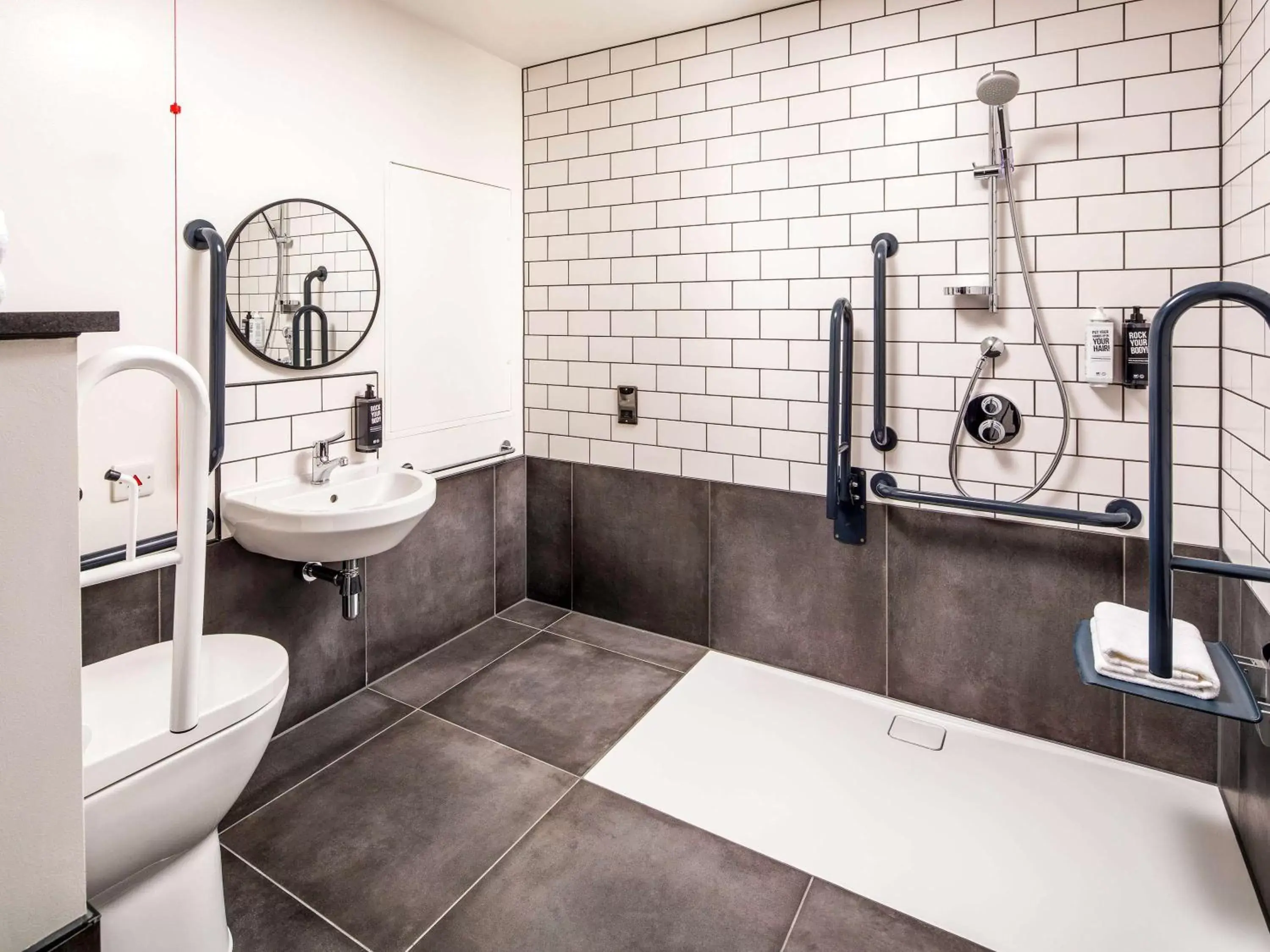 Shower, Bathroom in ibis London Sutton Point