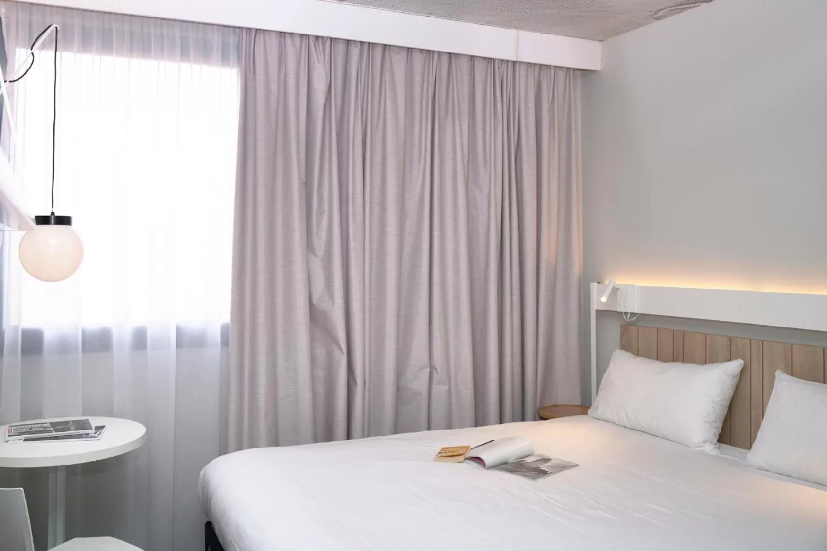 Bed in Ibis Annecy - Cran-Gevrier