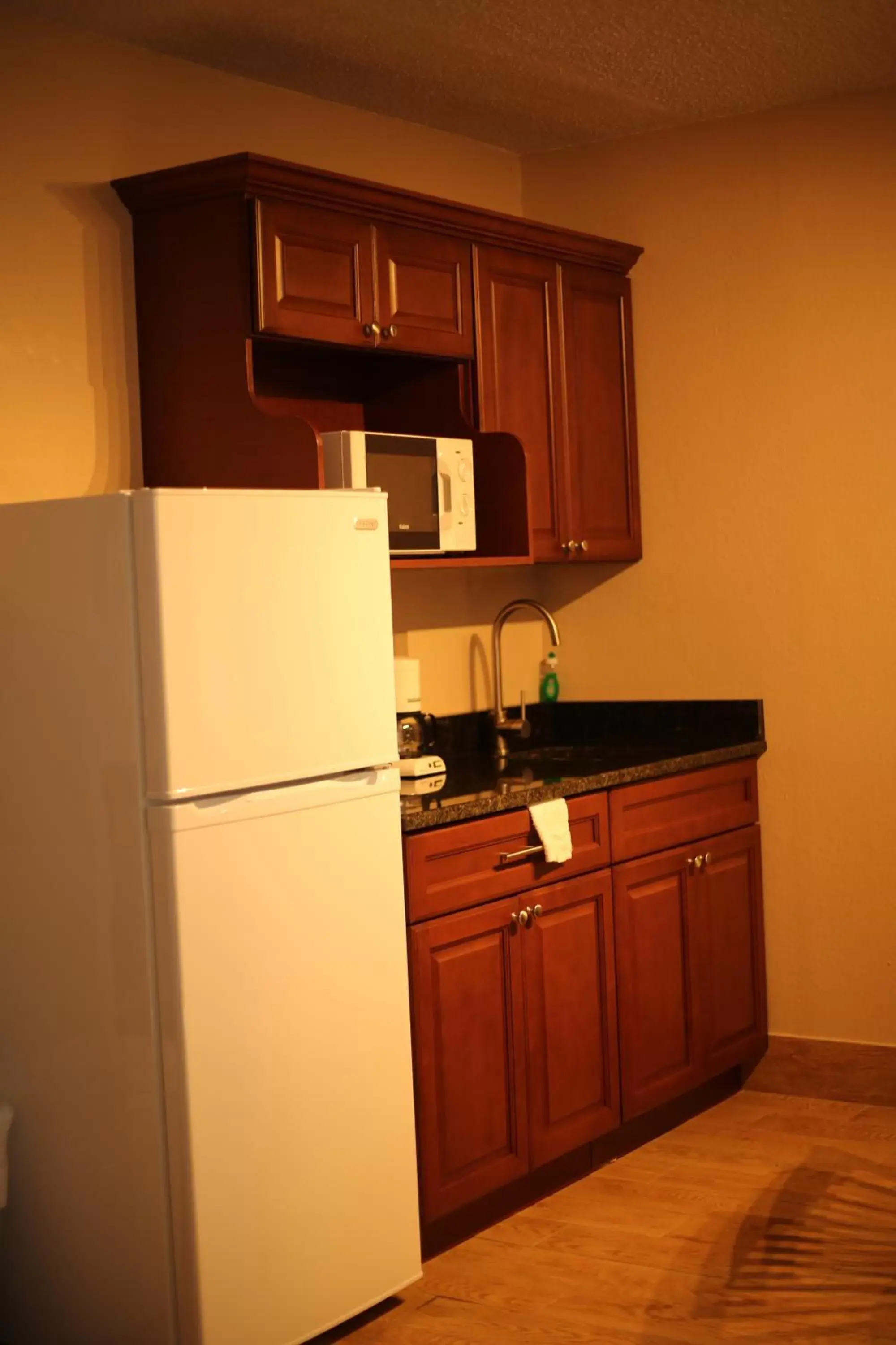 Kitchen or kitchenette, Kitchen/Kitchenette in Inn on the Gulf