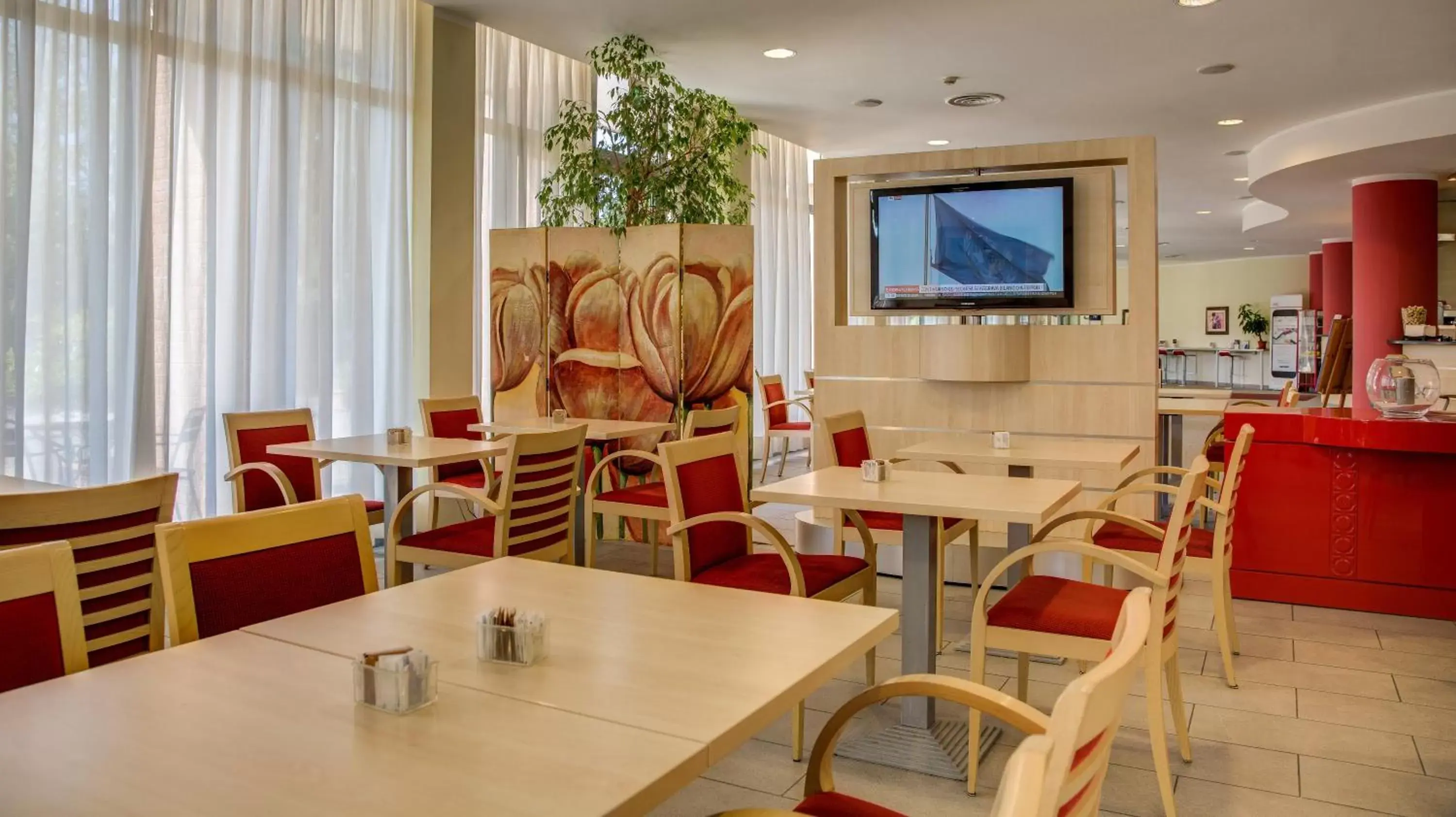 Breakfast, Restaurant/Places to Eat in Holiday Inn Express Parma, an IHG Hotel