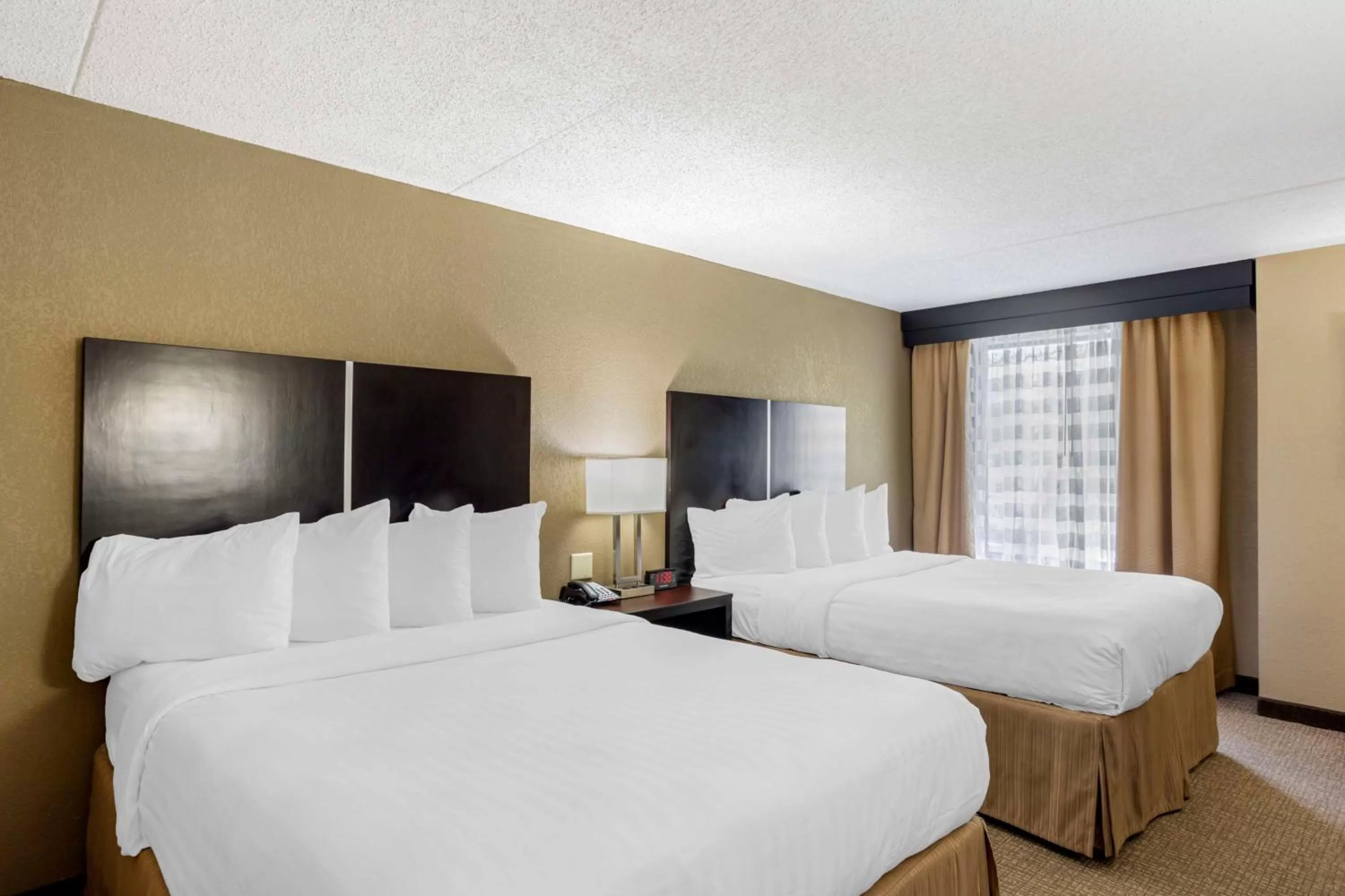 Bedroom, Bed in Best Western Harrisburg North Hotel