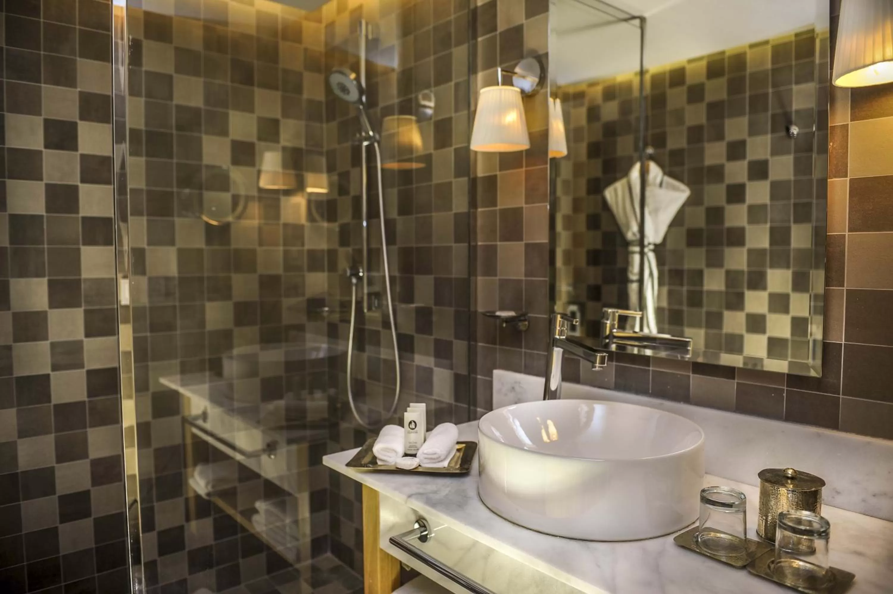 Shower in Sofitel Marrakech Lounge and Spa