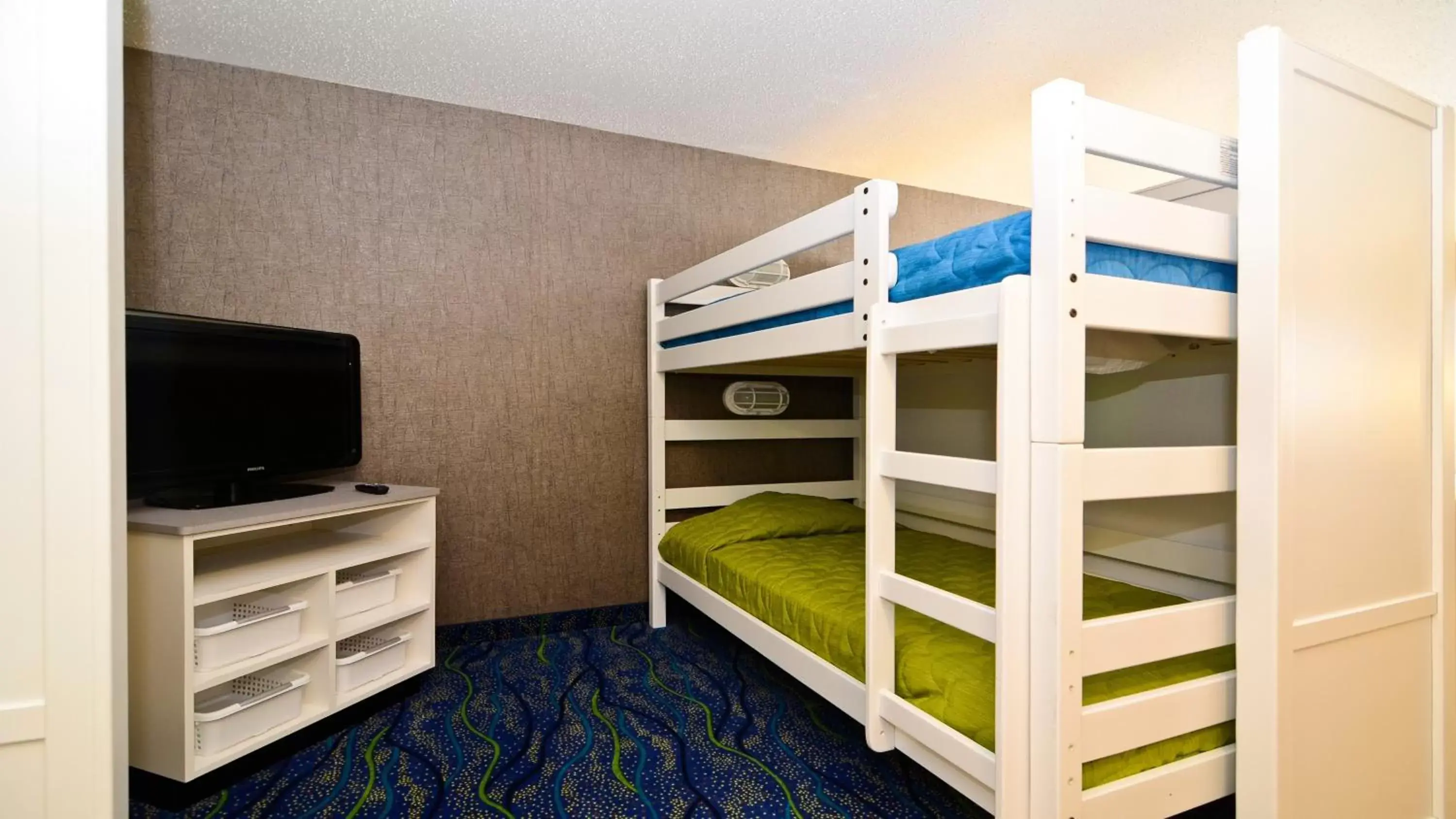 Photo of the whole room, Bunk Bed in Holiday Inn Express Hotel & Suites Fort Atkinson, an IHG Hotel