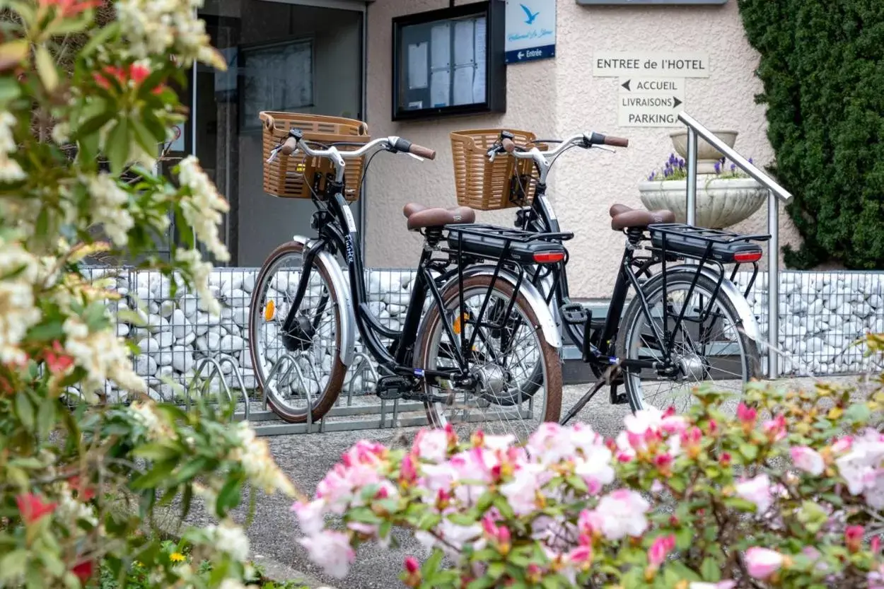 Cycling, Biking in Best Western Auray le Loch