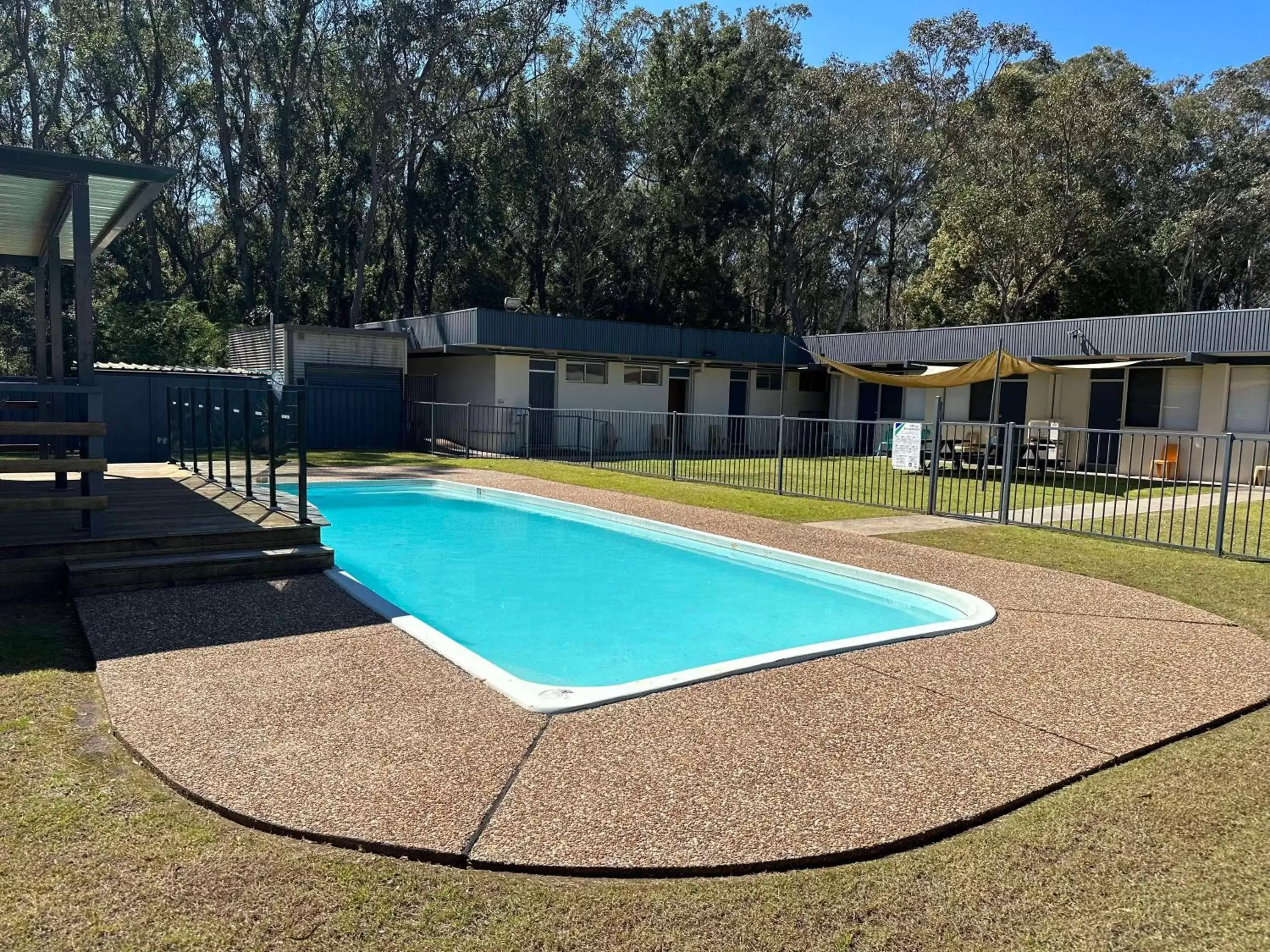 Property building, Swimming Pool in Bull and Bush Hotel