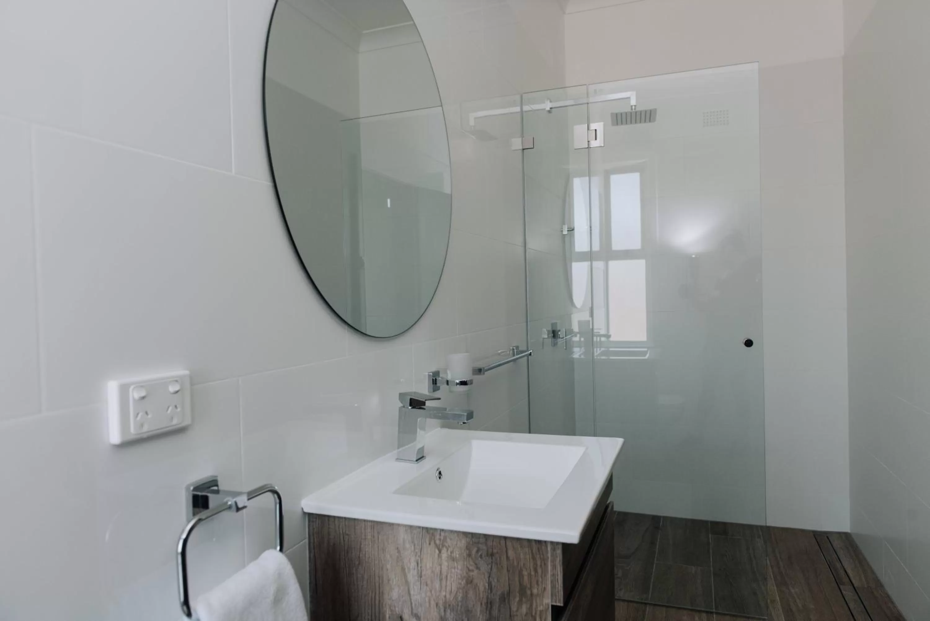 Bathroom in Gunnedah Hotel