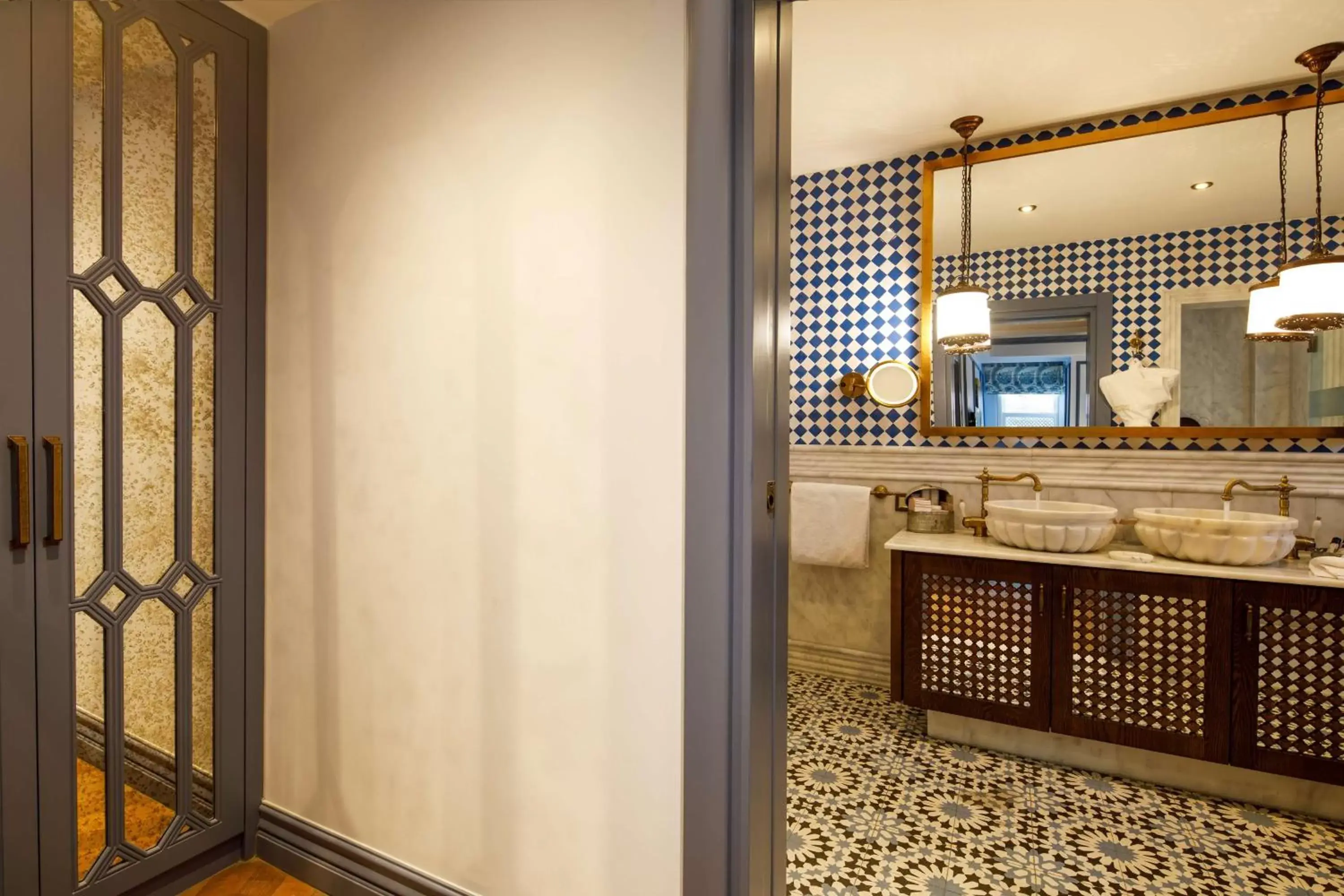 Bathroom in Hagia Sofia Mansions Istanbul, Curio Collection by Hilton