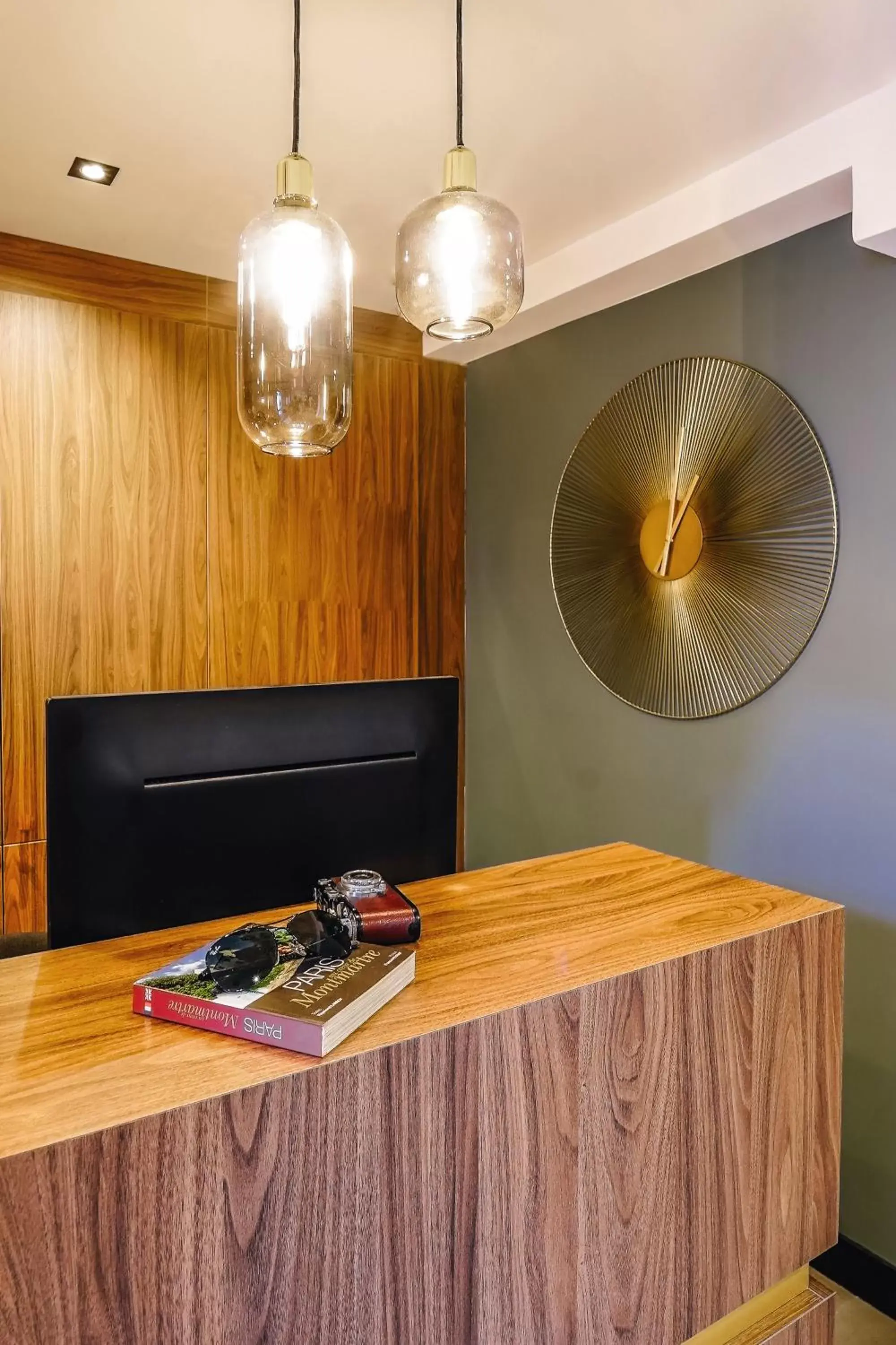 Lobby or reception, TV/Entertainment Center in Timhotel Montmartre