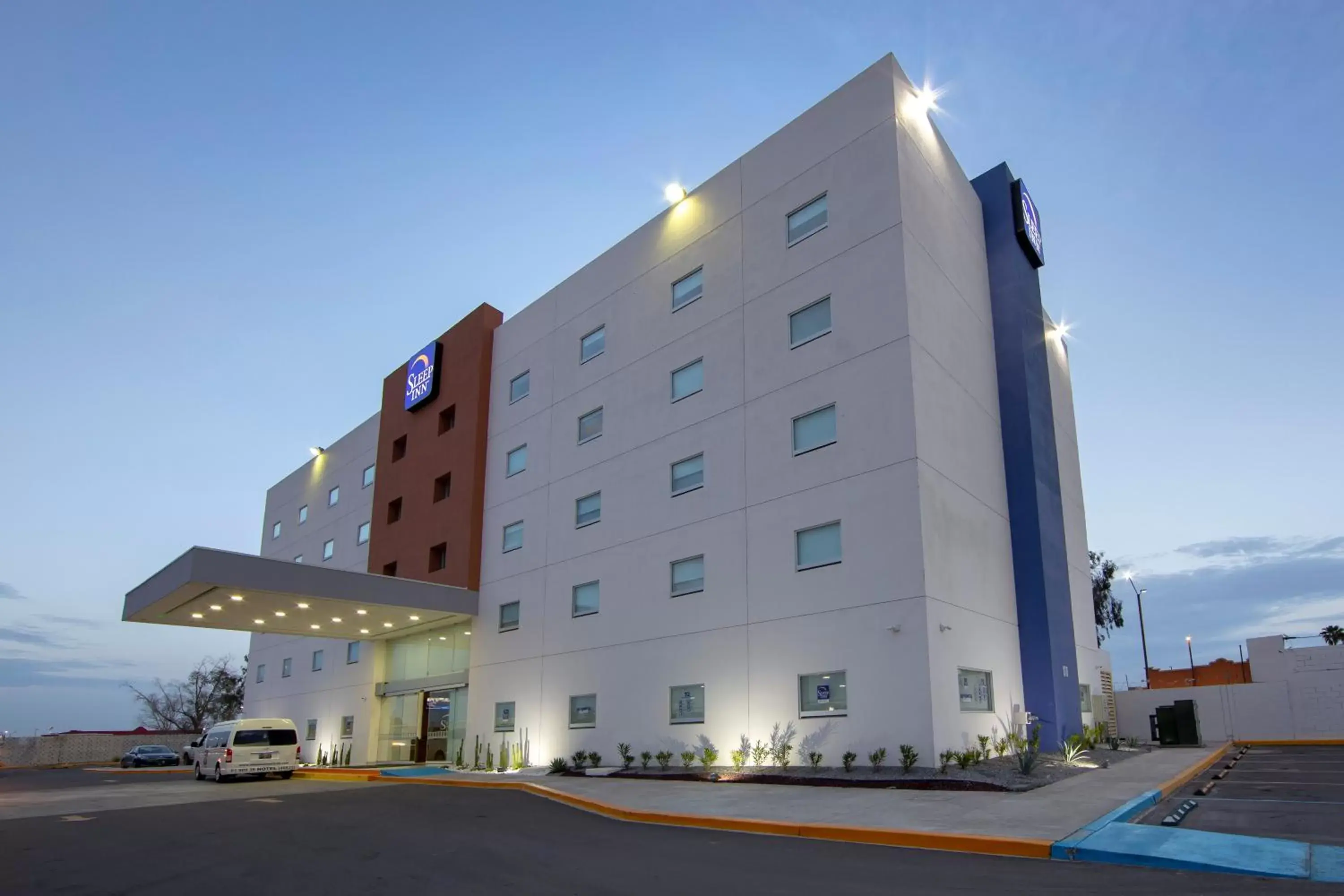 Property building in Sleep Inn Mexicali Property building in Sleep Inn Mexicali