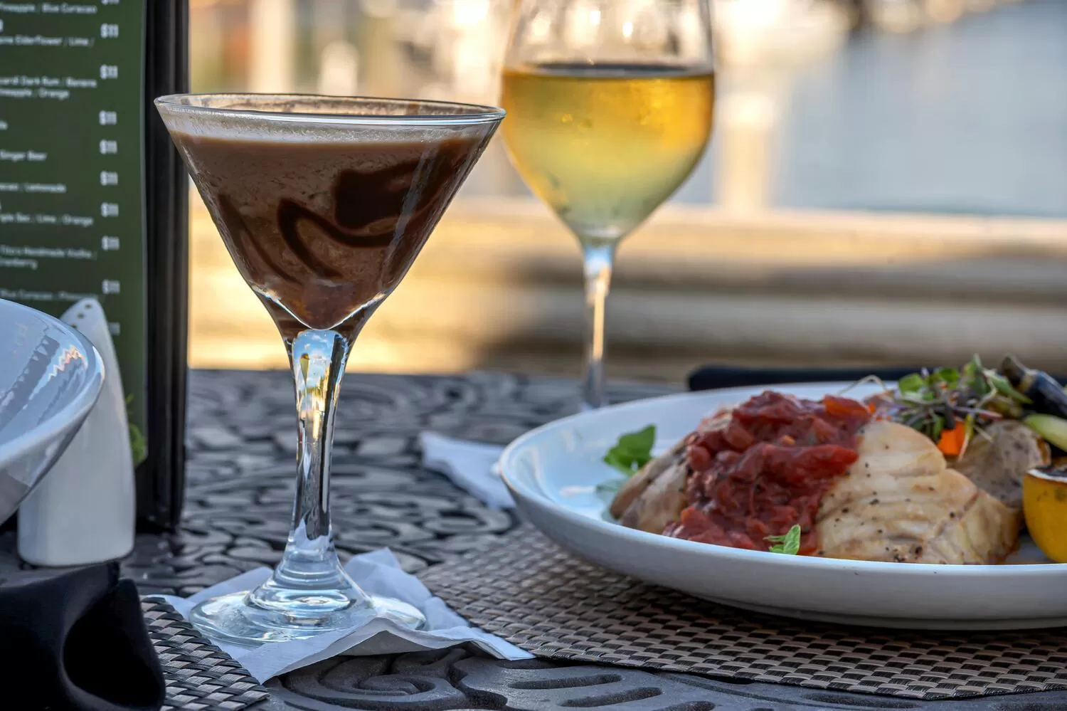 Food and drinks in Bayfront Inn 5th Avenue