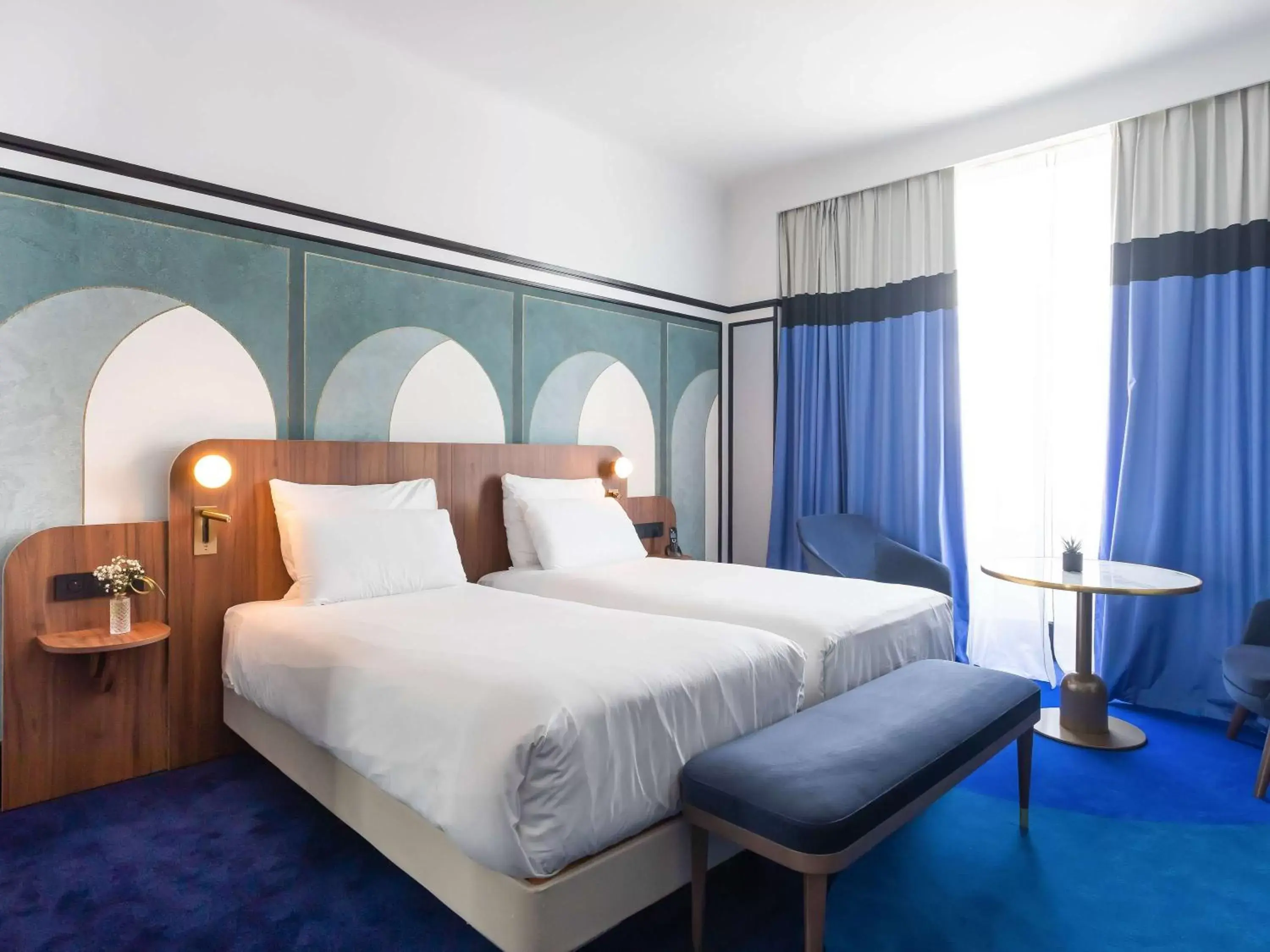 Bedroom, Bed in Mercure Plaza Biarritz Centre