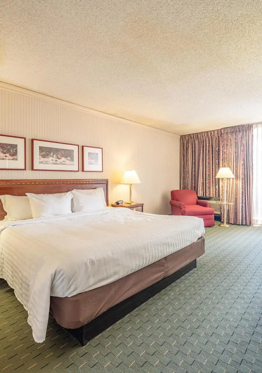 Bedroom, Bed in University Place Hotel and Conference Center Bedroom, Bed in University Place Hotel and Conference Center