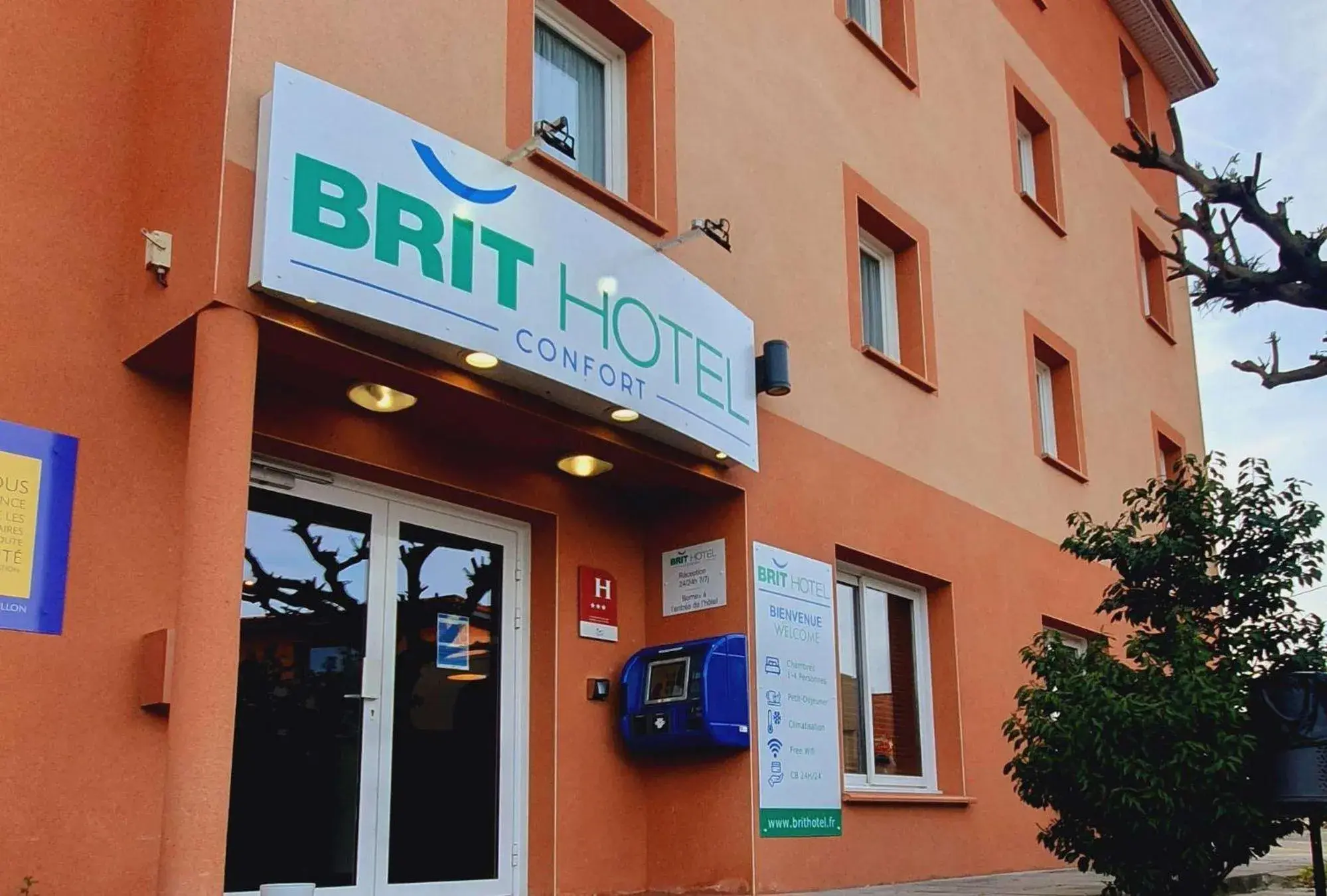 Property building in Brit Hotel Confort Montauban