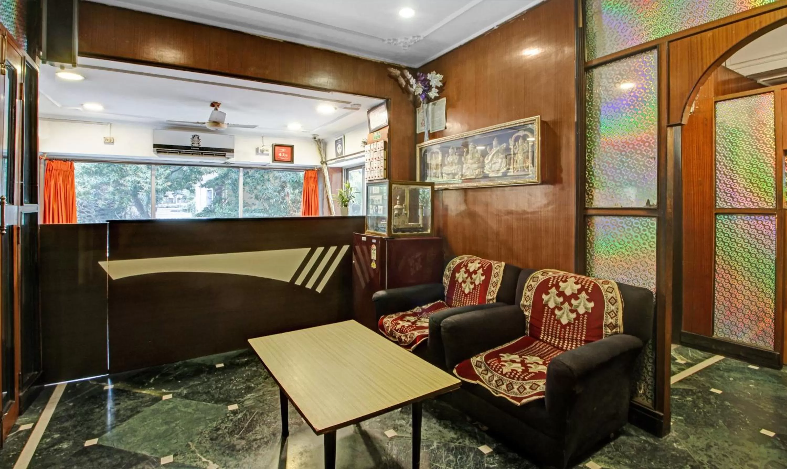 Lobby or reception in Treebo Mira Inn, Camac Street