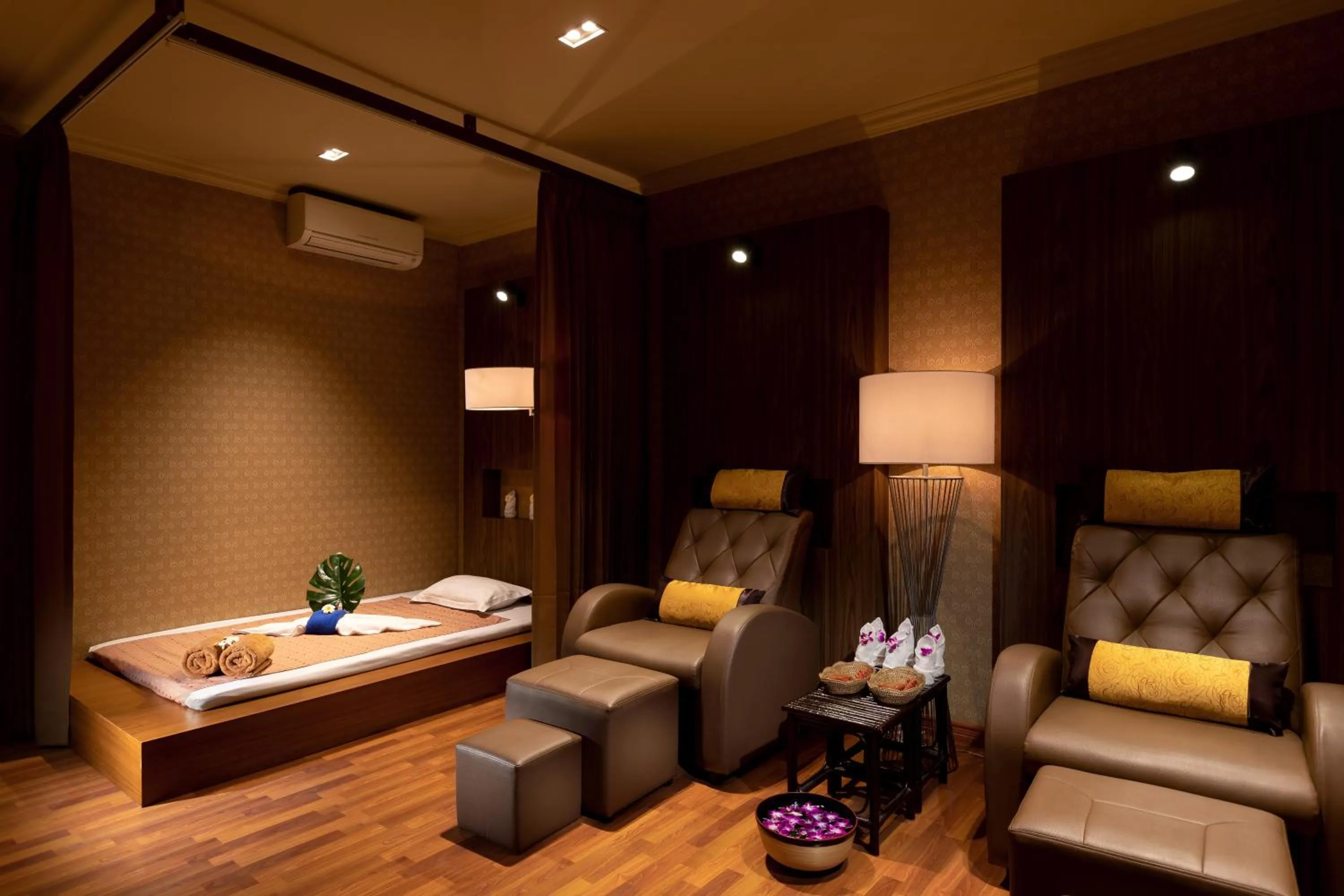 Massage in Grand Palace Hotel