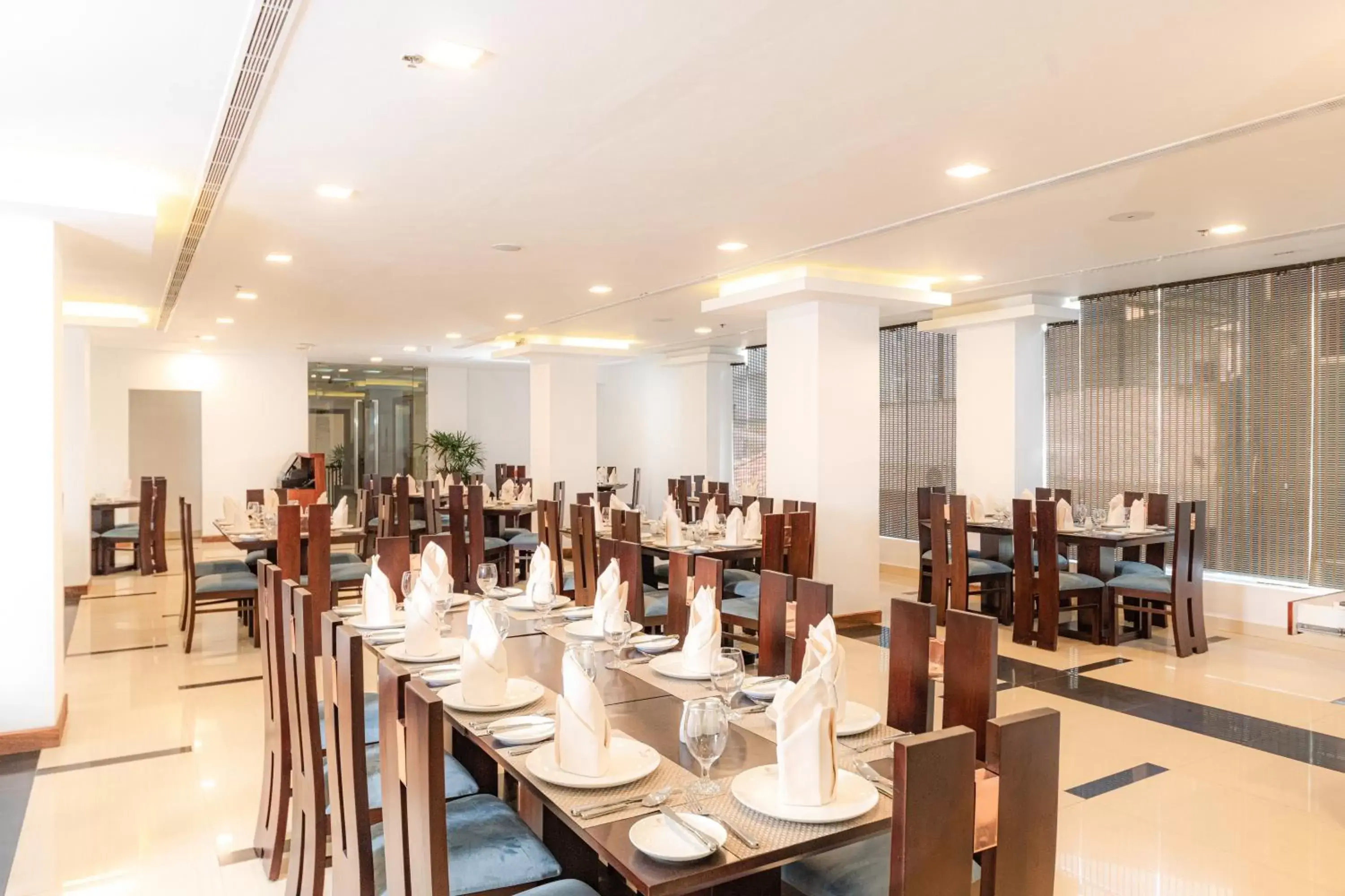 Restaurant/Places to Eat in Pearl Grand By Rathna