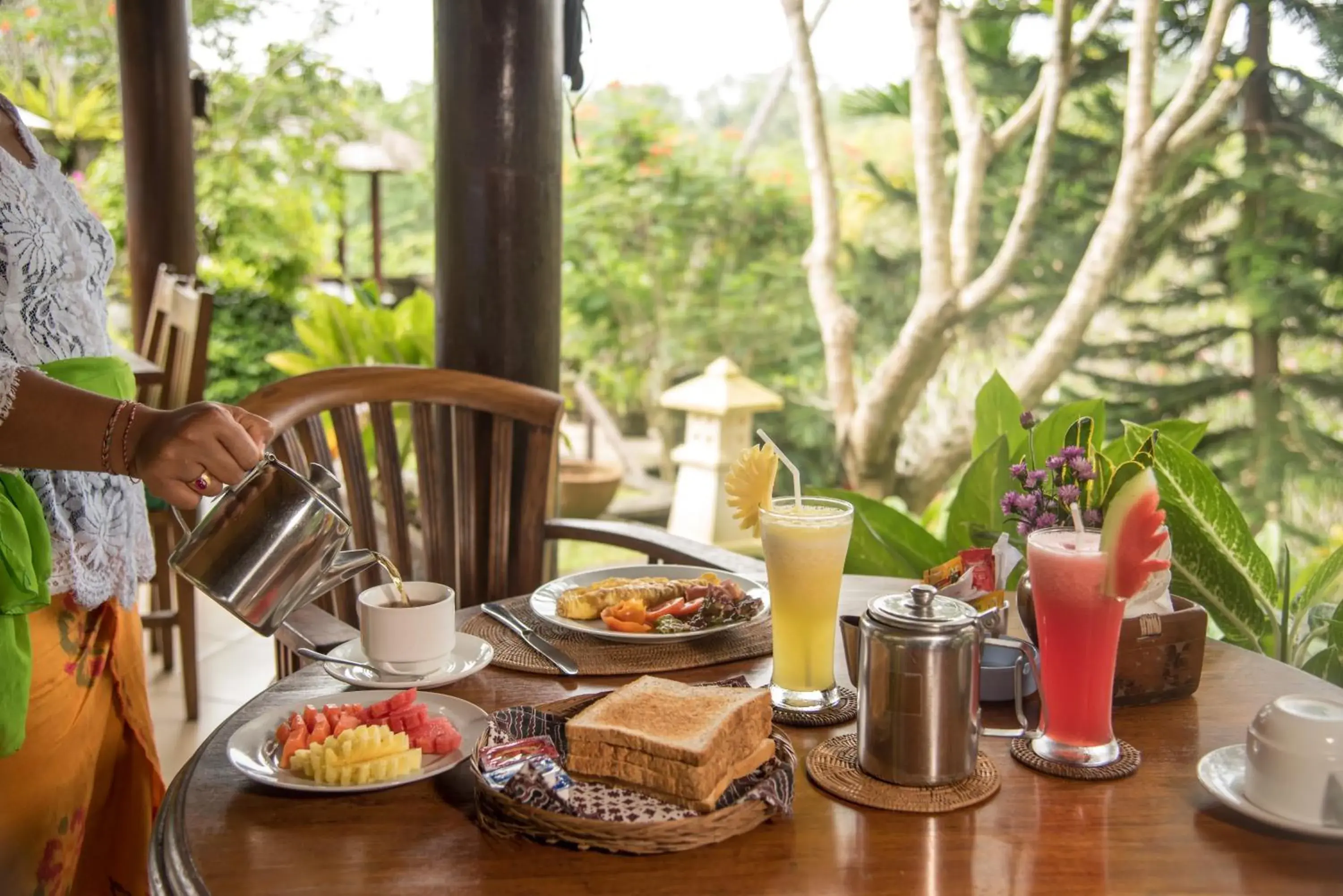 Food and drinks in Hotel Bunga Permai