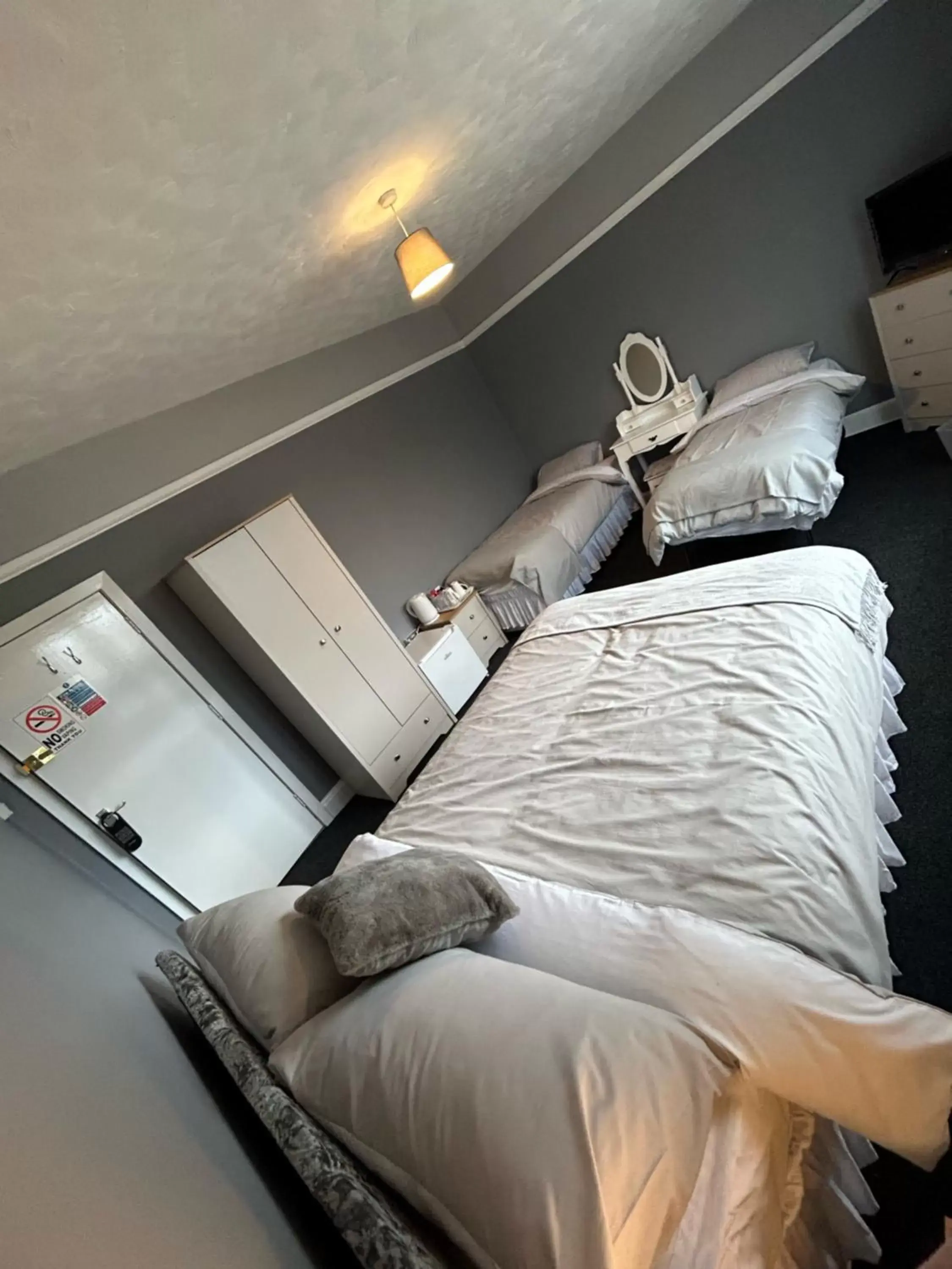 Bedroom, Bed in Balanco’s b&b