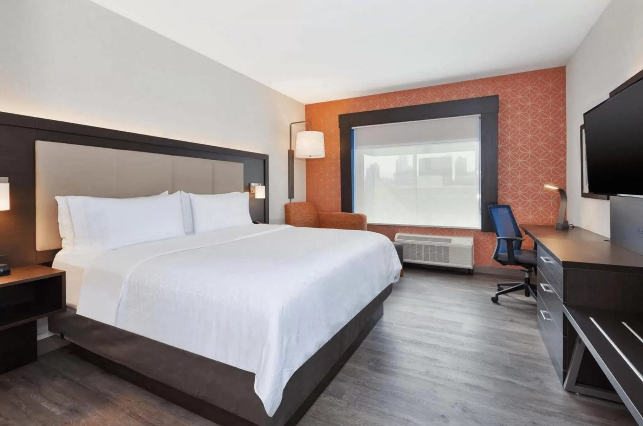 Photo of the whole room, Bed in Holiday Inn Express & Suites Jersey City - Holland Tunnel by IHG